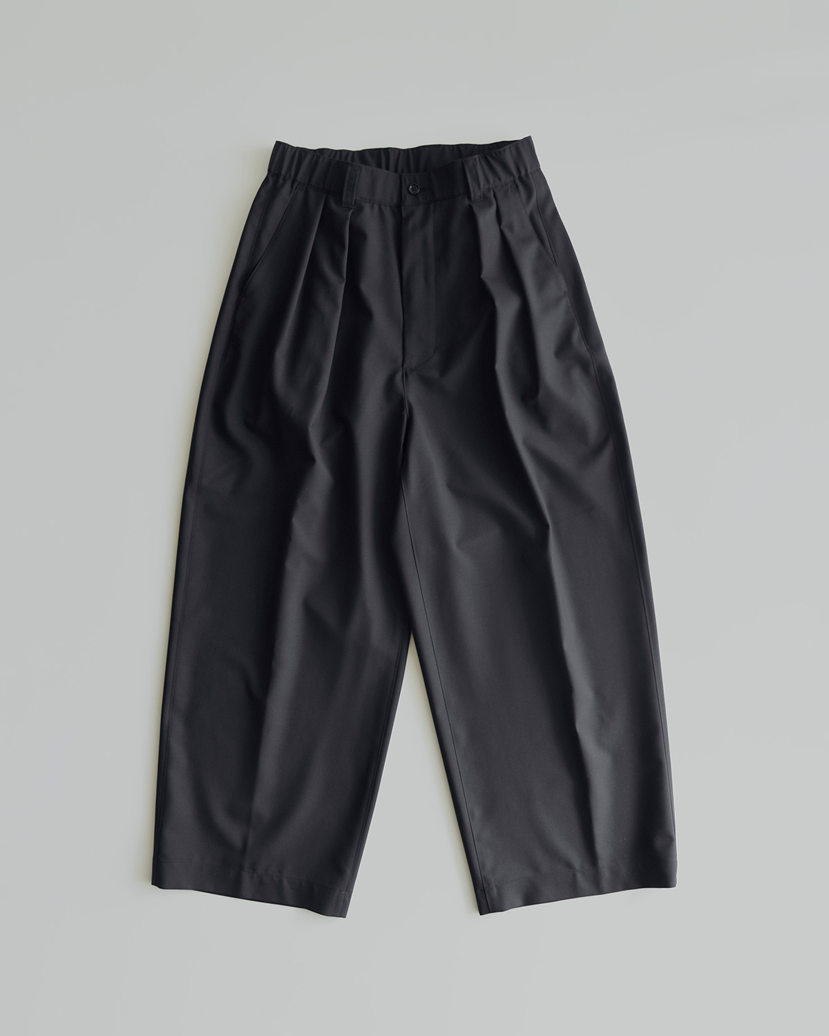 TOUJOURS(�g�D�W���[)SUPER120s�g���s�J���E�[�� �p���c �g2 In-pleat Baggy Pants�h ym44ap03