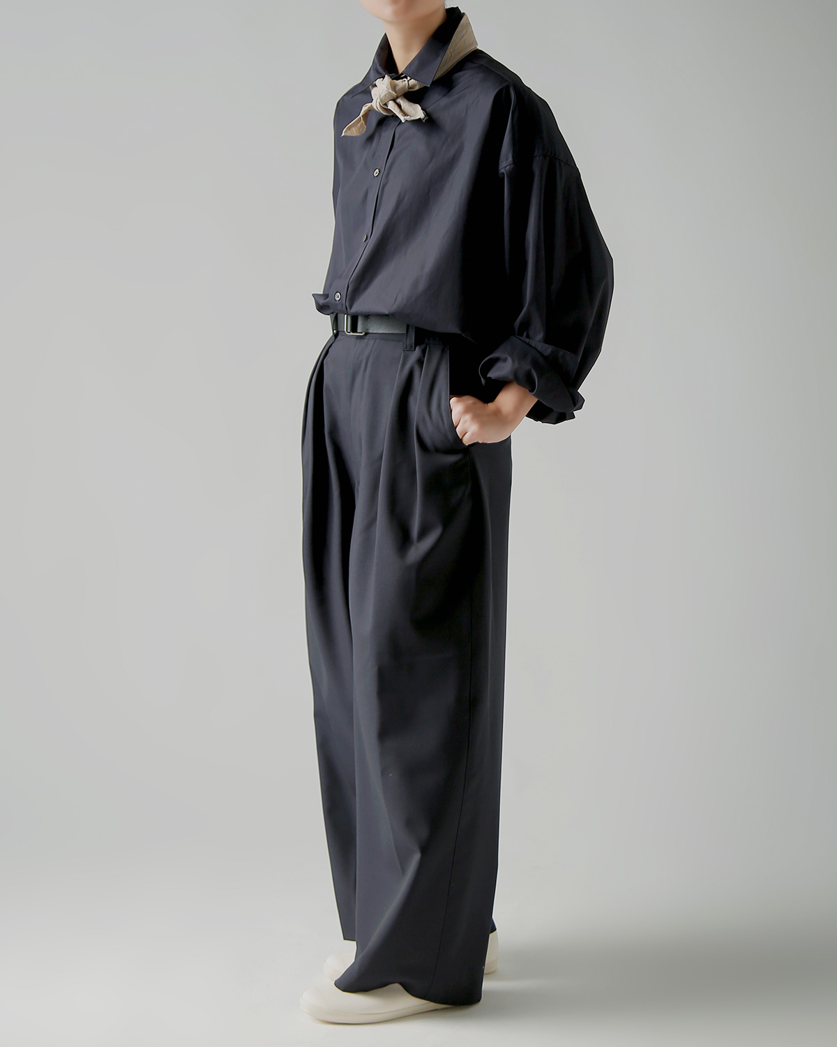 TOUJOURS(�g�D�W���[)SUPER120s�g���s�J���E�[�� �p���c �g2 In-pleat Baggy Pants�h ym44ap03