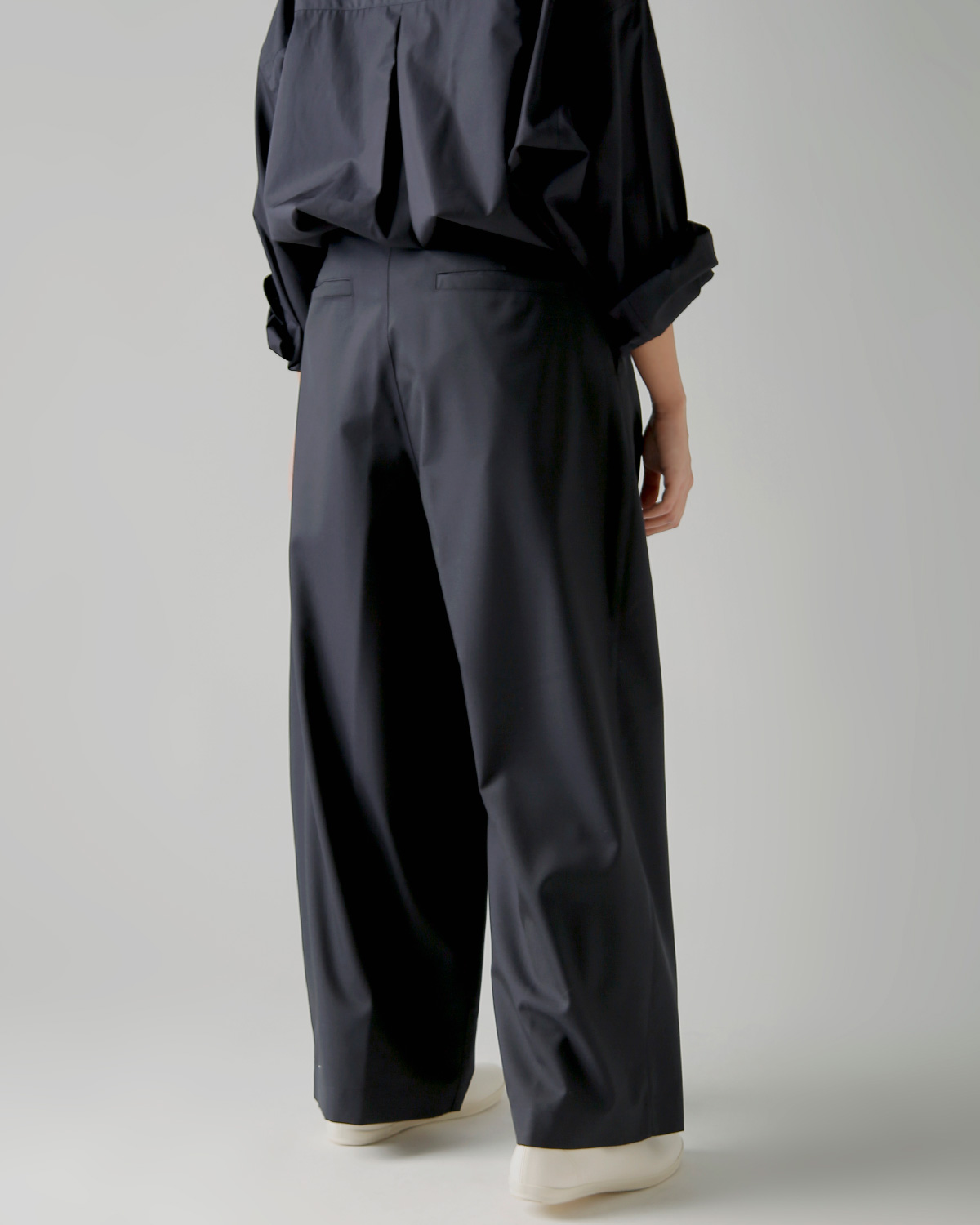 TOUJOURS(�g�D�W���[)SUPER120s�g���s�J���E�[�� �p���c �g2 In-pleat Baggy Pants�h ym44ap03