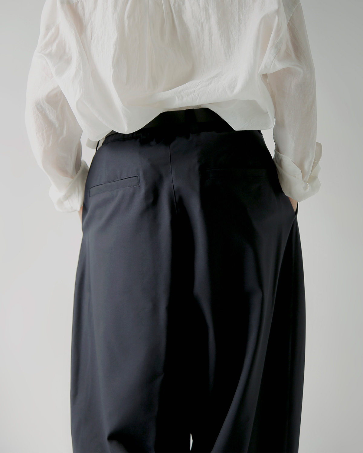 TOUJOURS(�g�D�W���[)SUPER120s�g���s�J���E�[�� �p���c �g2 In-pleat Baggy Pants�h ym44ap03