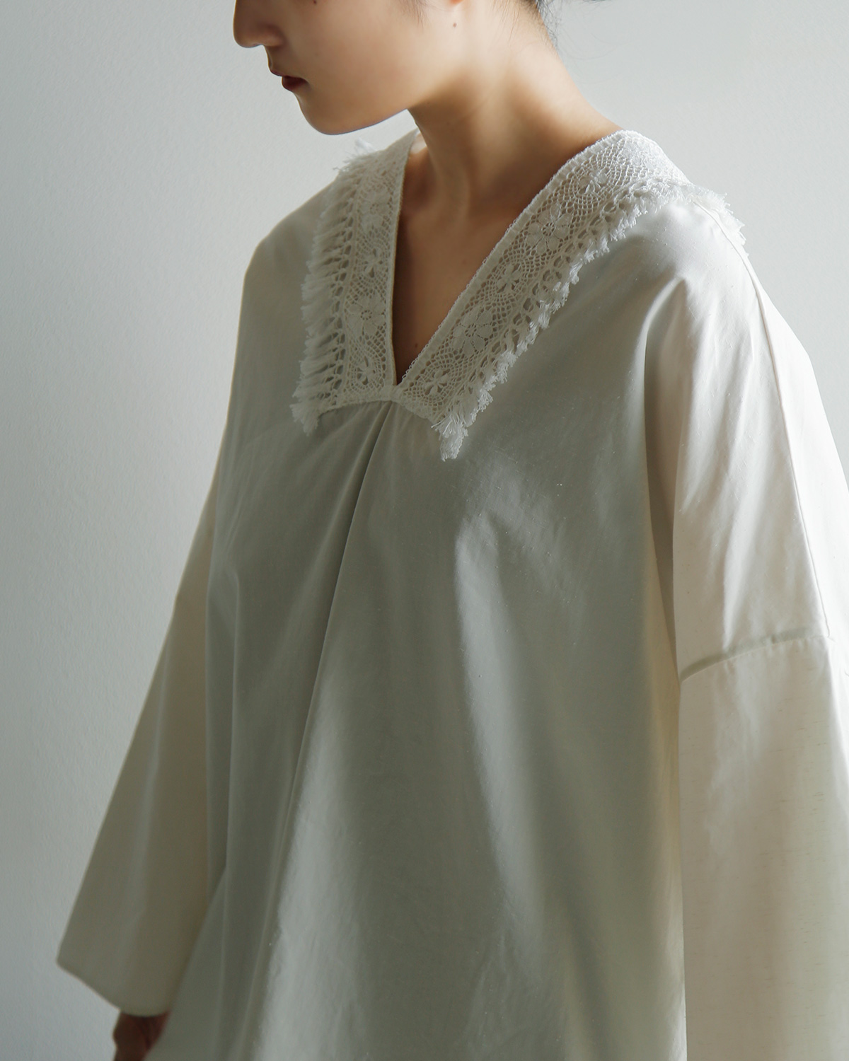 TOUJOURS(�g�D�W���[)�X�[�y���A���E�R�b�g�����B���e�[�W�V�[�e�B���O �|���`�� �gFringe Lace Poncho�h ym44bs05