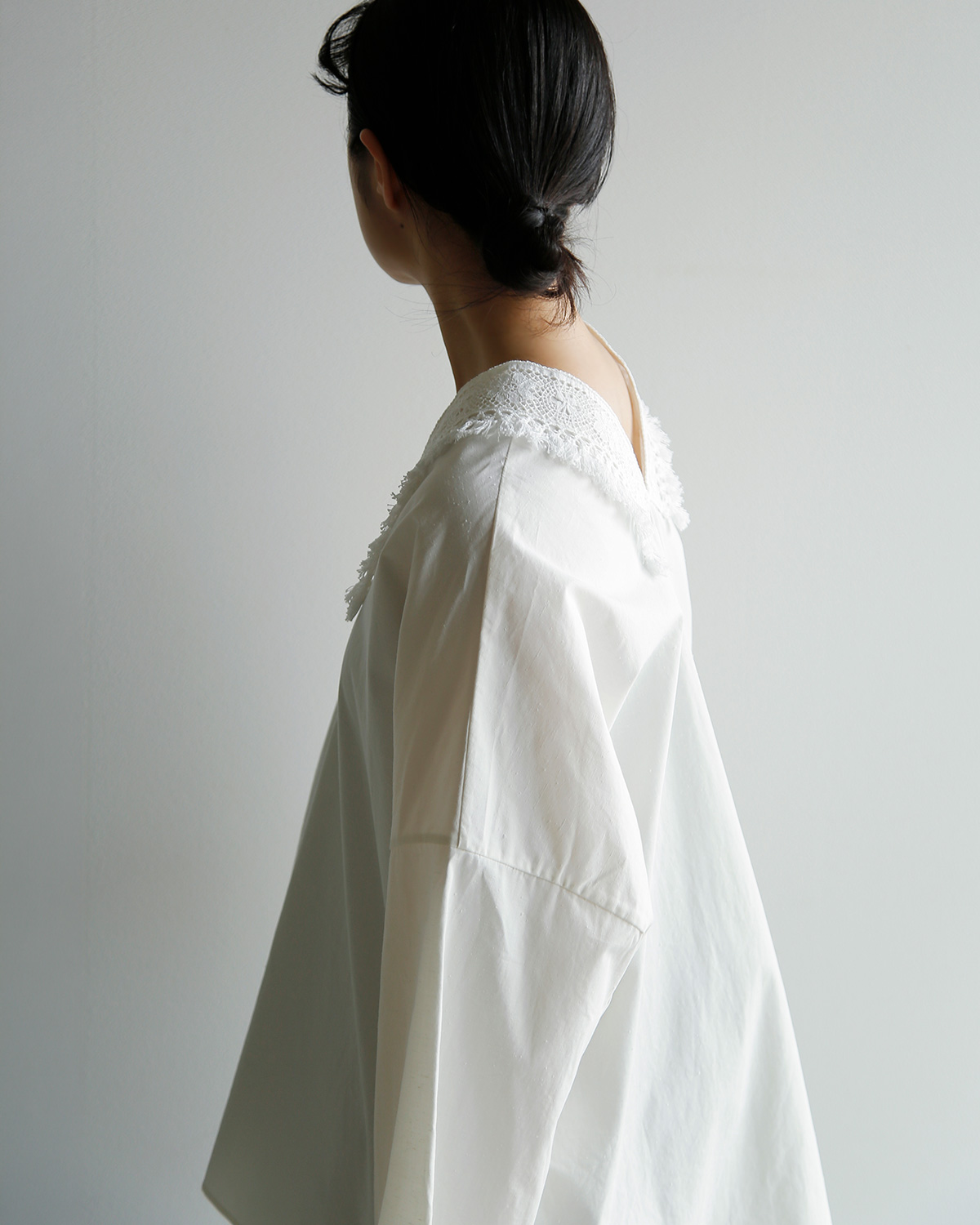 TOUJOURS(�g�D�W���[)�X�[�y���A���E�R�b�g�����B���e�[�W�V�[�e�B���O �|���`�� �gFringe Lace Poncho�h ym44bs05