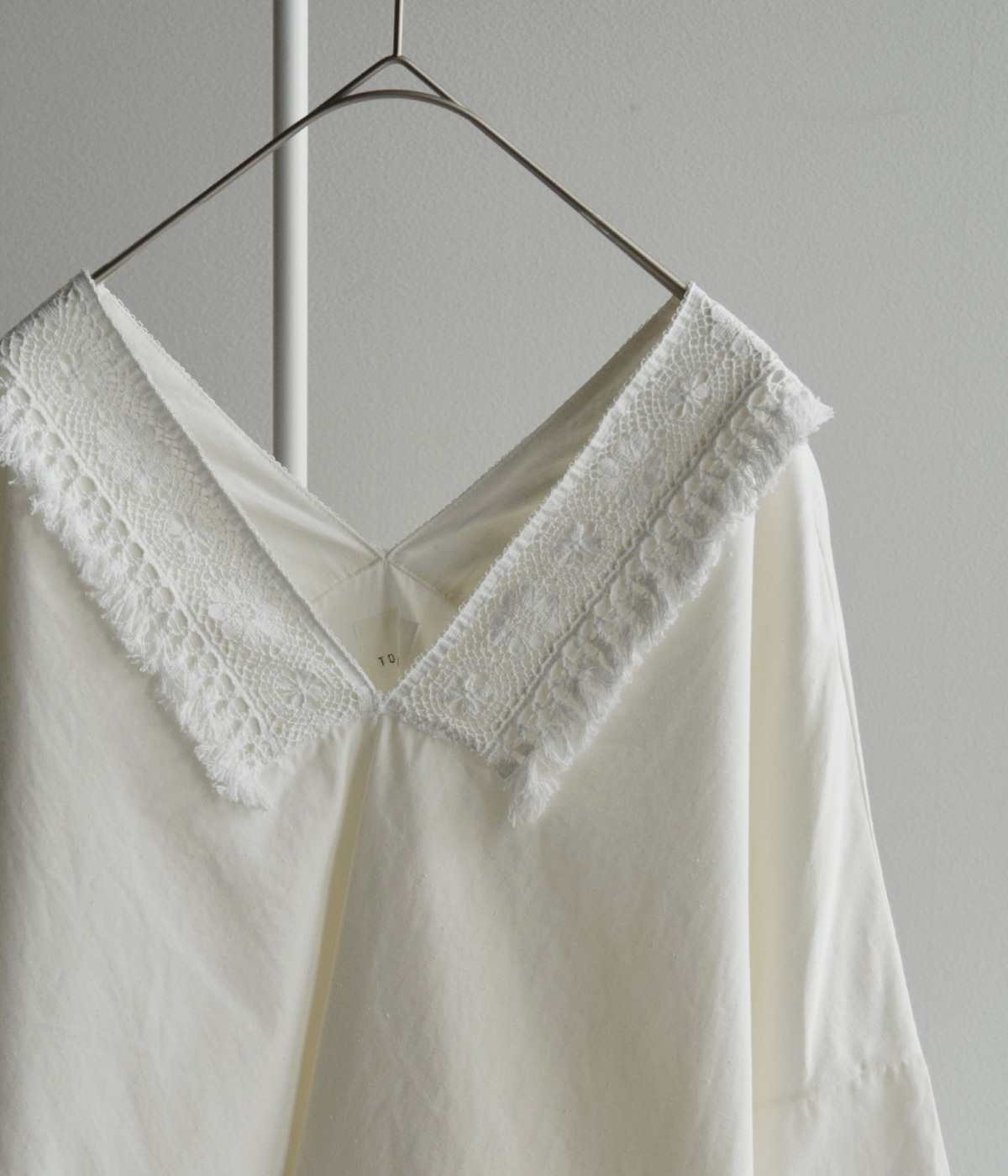 TOUJOURS(�g�D�W���[)�X�[�y���A���E�R�b�g�����B���e�[�W�V�[�e�B���O �|���`�� �gFringe Lace Poncho�h ym44bs05