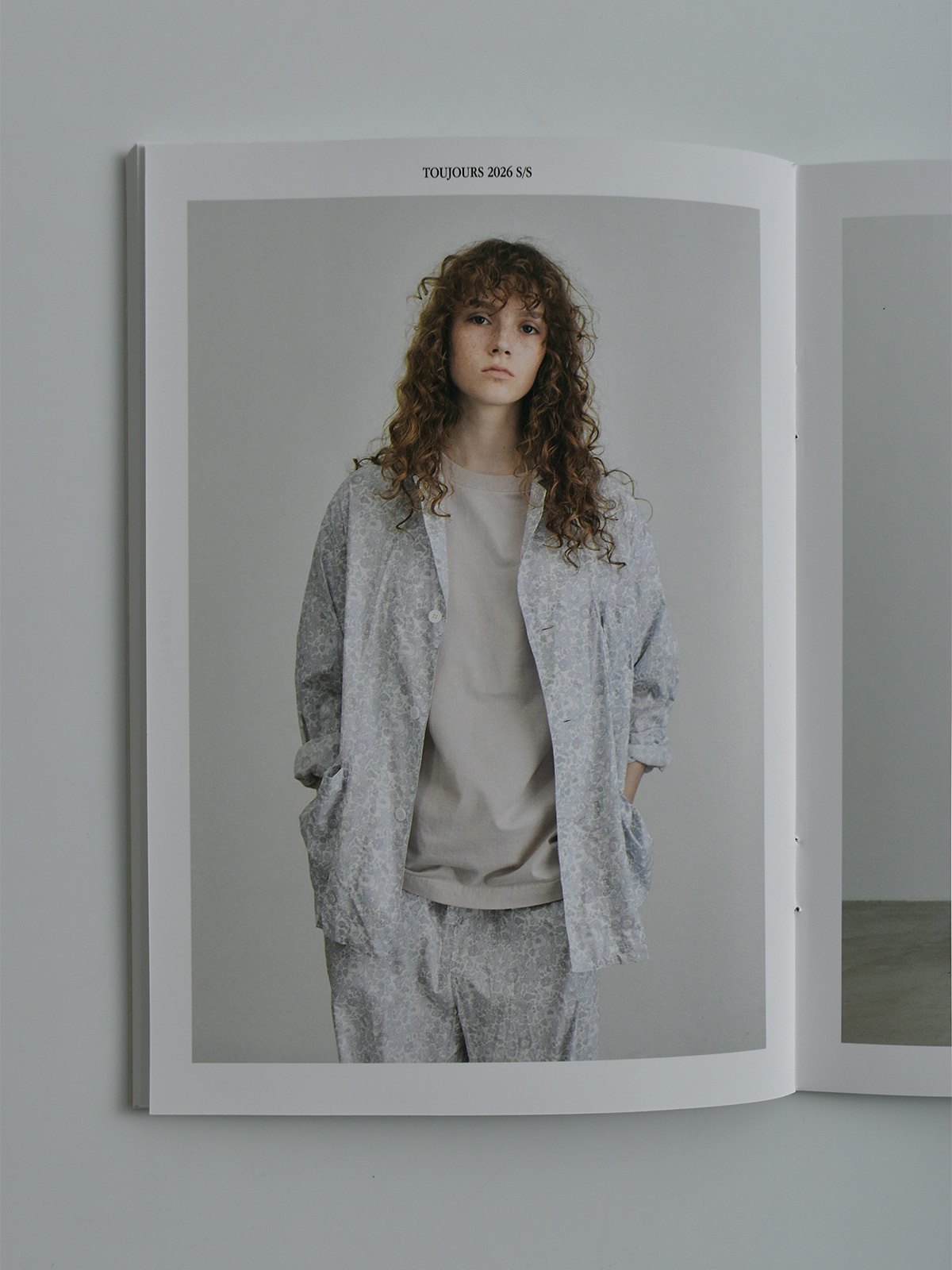 TOUJOURS(�g�D�W���[)���o�e�B�O���[ �t�����[�v�����g�R�b�g�� �V���c �gPleated Sleeveless Long Shirt�h ym44ss02