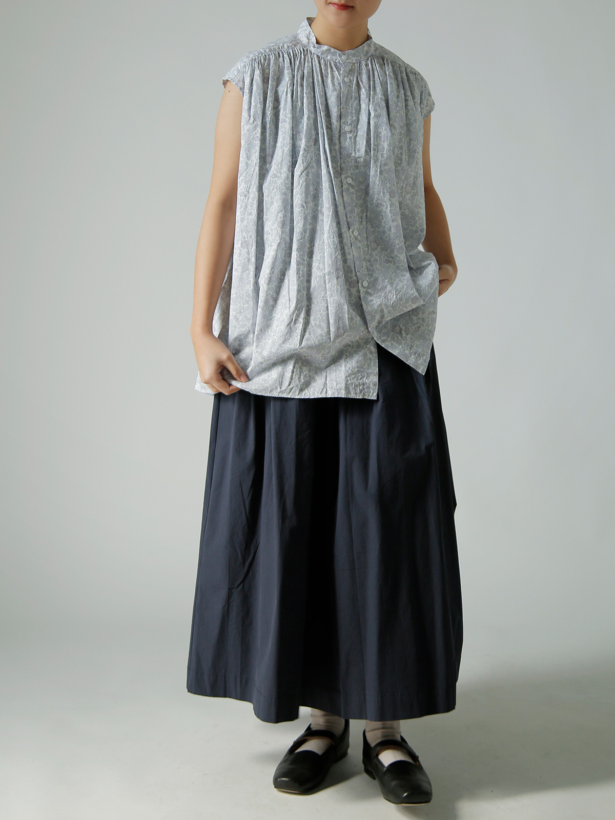 TOUJOURS(�g�D�W���[)���o�e�B�O���[ �t�����[�v�����g�R�b�g�� �V���c �gPleated Sleeveless Long Shirt�h ym44ss02