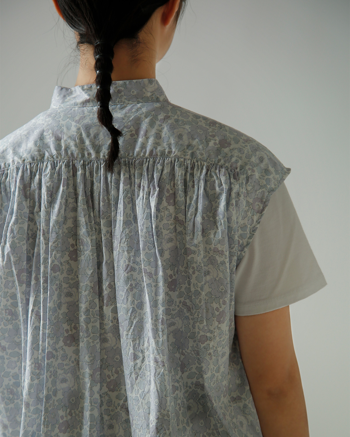 TOUJOURS(�g�D�W���[)���o�e�B�O���[ �t�����[�v�����g�R�b�g�� �V���c �gPleated Sleeveless Long Shirt�h ym44ss02