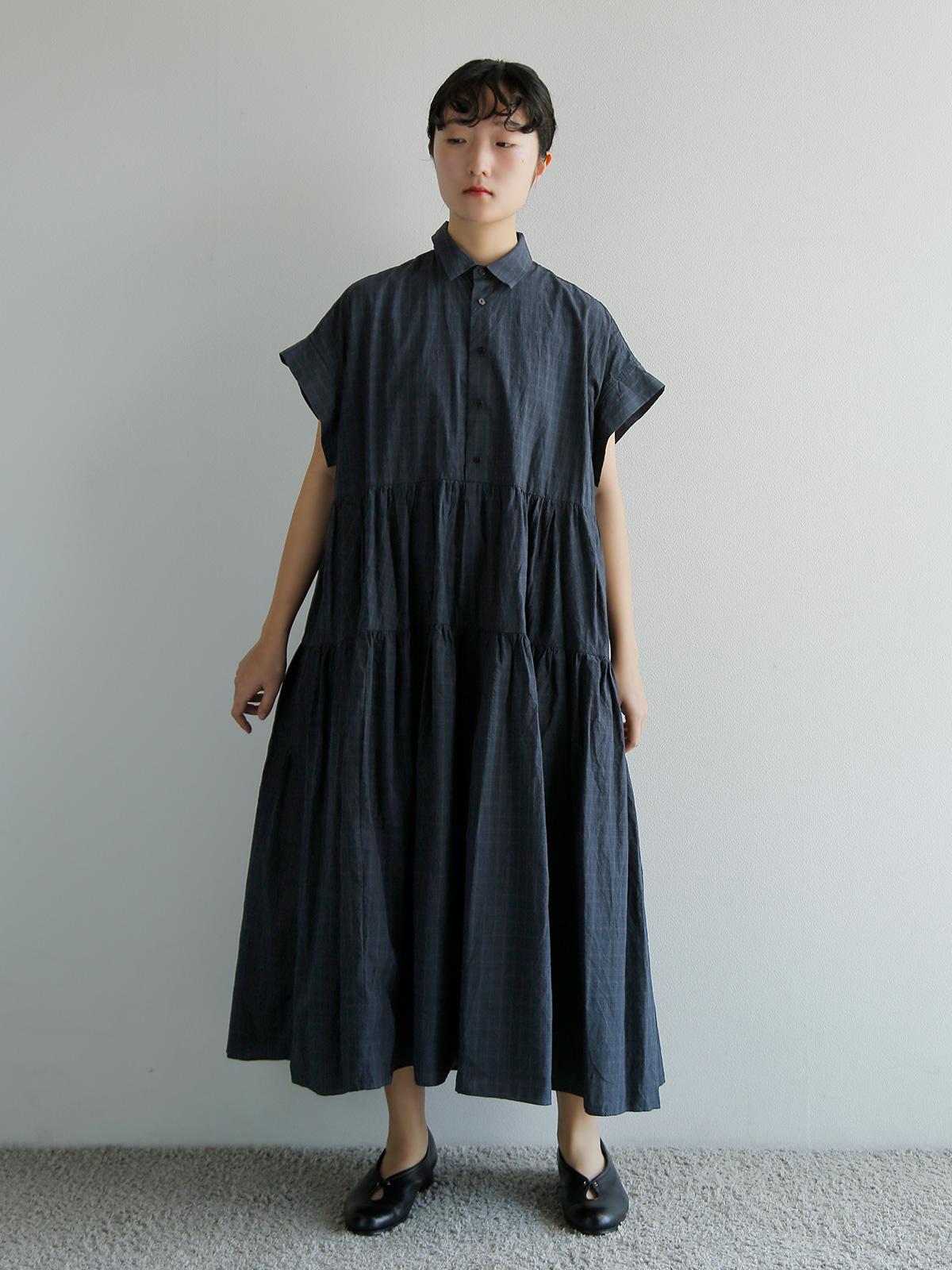 TOUJOURS(�g�D�W���[)�n�[�h�E�H�b�V���R�b�g�� �^�b�^�[�\�[���`�F�b�N �V���c�h���X �gBand Sleeve Tiered Shirt Dress�h ym44td05