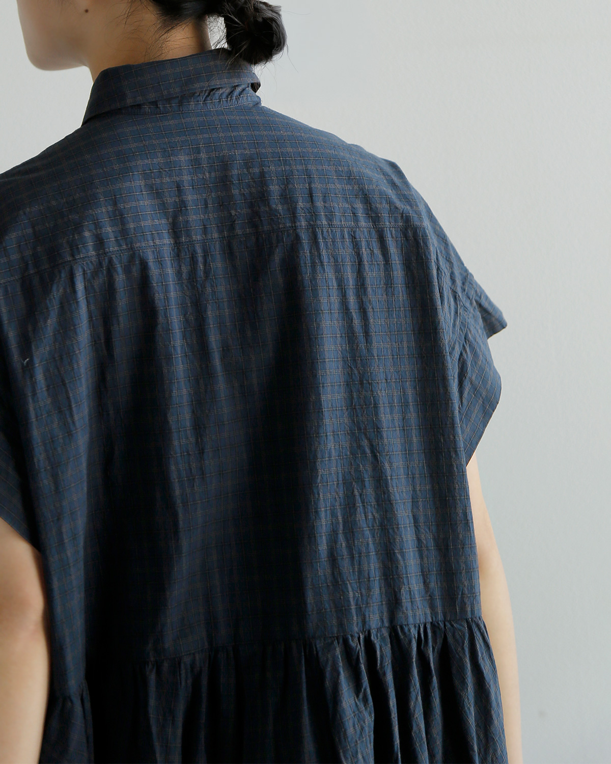 TOUJOURS(�g�D�W���[)�n�[�h�E�H�b�V���R�b�g�� �^�b�^�[�\�[���`�F�b�N �V���c�h���X �gBand Sleeve Tiered Shirt Dress�h ym44td05