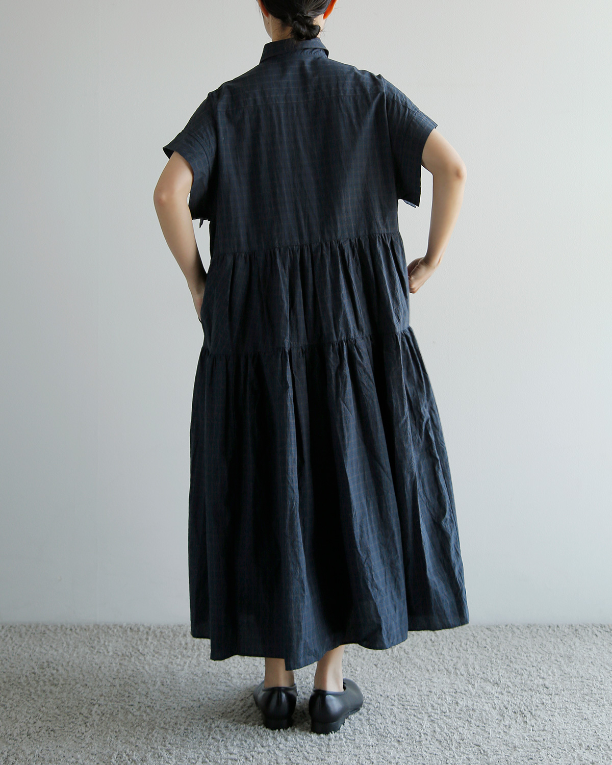 TOUJOURS(�g�D�W���[)�n�[�h�E�H�b�V���R�b�g�� �^�b�^�[�\�[���`�F�b�N �V���c�h���X �gBand Sleeve Tiered Shirt Dress�h ym44td05