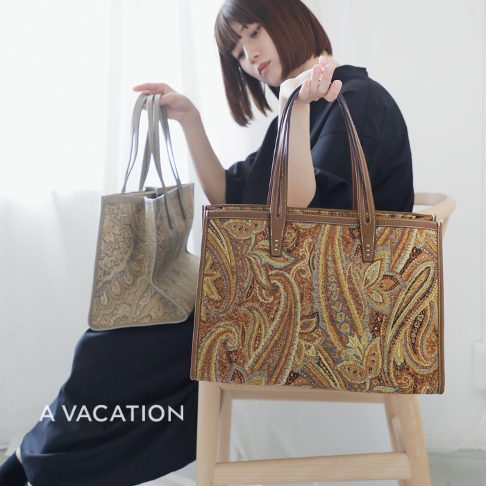 A VACATION(ア ヴァケーション)カウレザーハンドルスクエアトートバッグ“CLUBBAG”24aw-a76