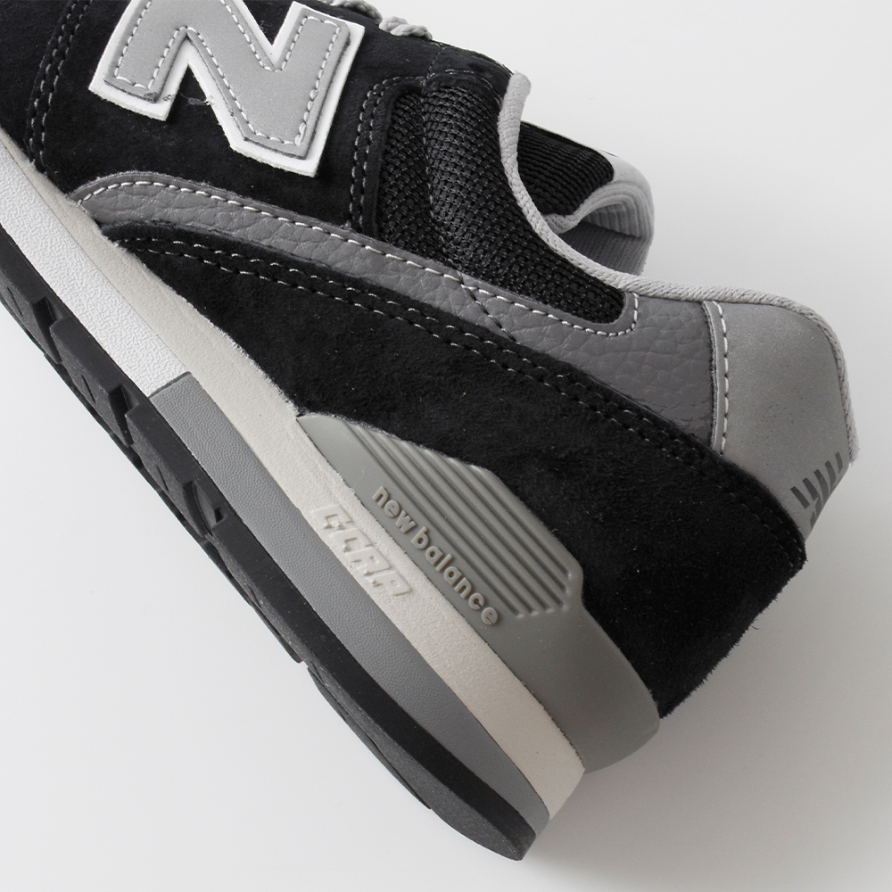 new balance(ニューバランス)スエードランニングスニーカー“CM996ESSNTIALPACK”cm996-nv2-bk2-gr2