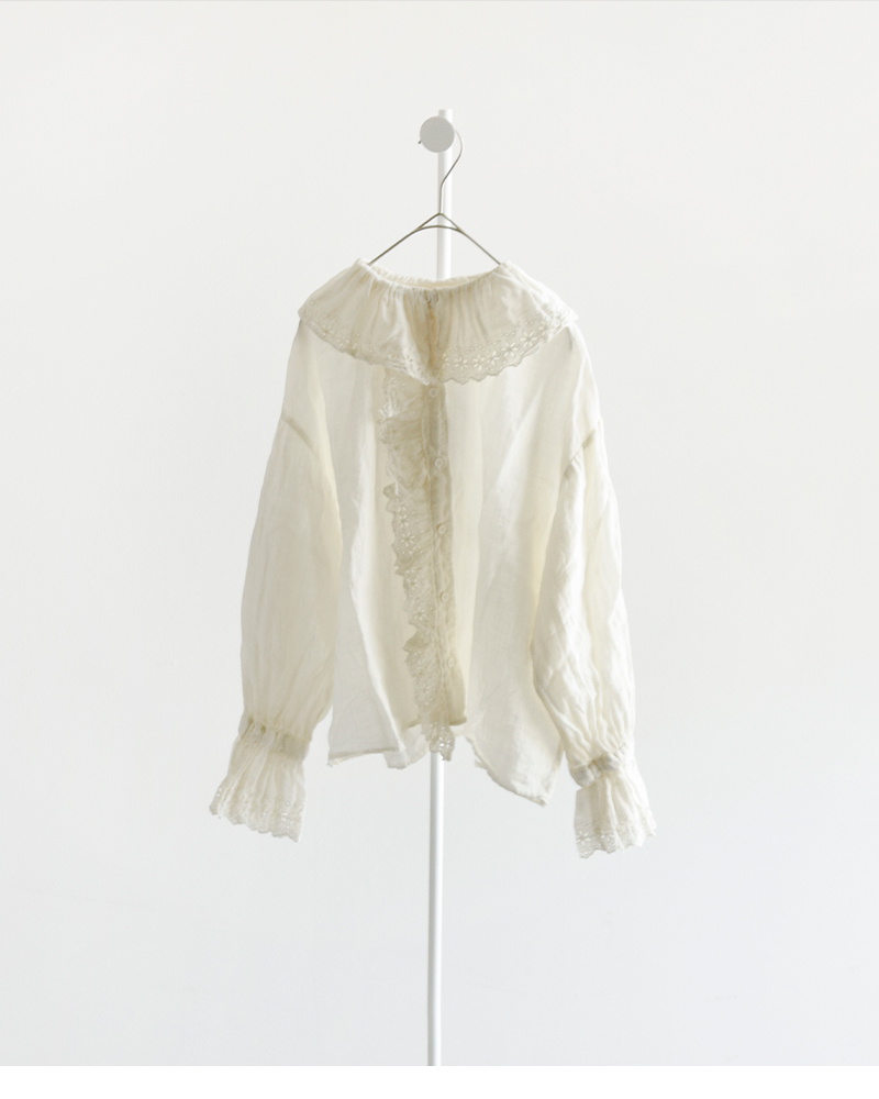 Gauze#(ガーゼ)ラミーリネンアンティークレースフリルブラウス“ANTIQUELACEFRILLBLOUSE”g966