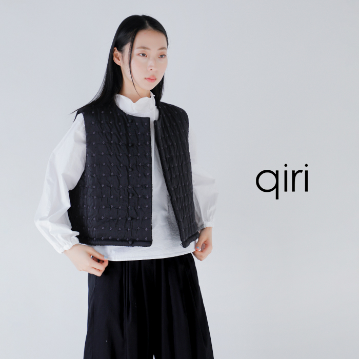 qiri(キリ)フラワードットキルトジャガードリバーシブルベスト“flowerdotquiltJQshortreversiblevest”63-01-bl-008-25-2