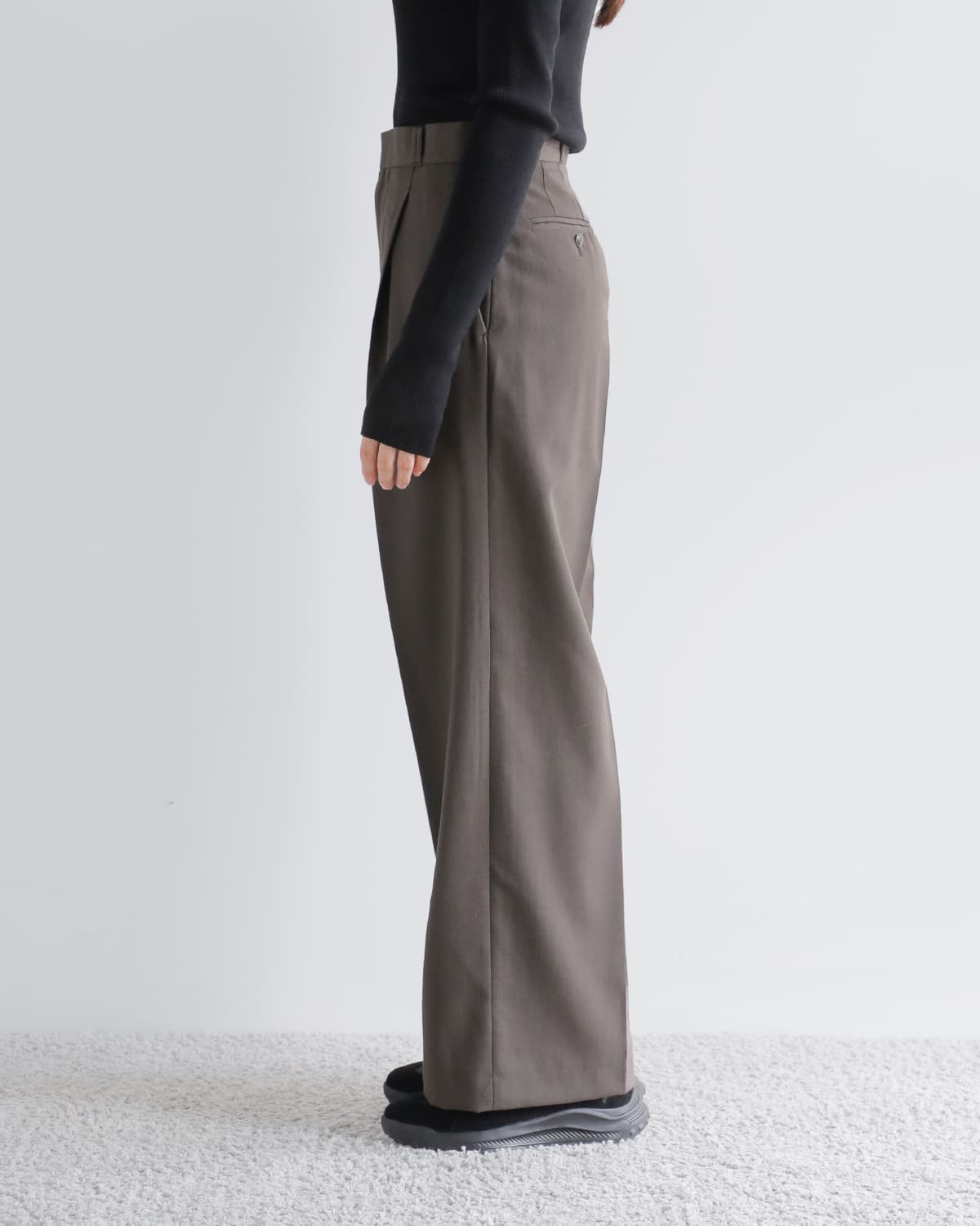 CREDONA(クレドナ)サビルウールタックスラックスパンツ “SAVILE WOOL TUCK TROUSERS” 1425420337-0