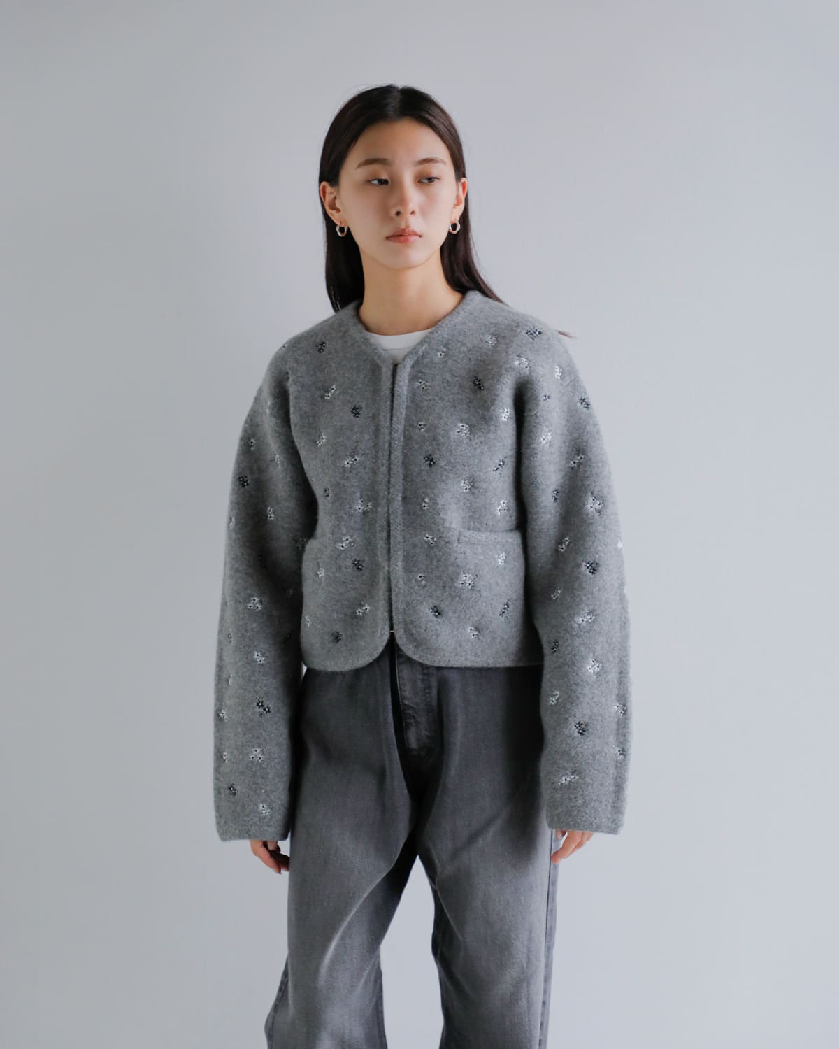 CREDONA(クレドナ)ウールブレンドブークレフラワー刺繍ニットジャケット “FLOWER EMBROIDERY KNIT JACKET” 1425511389-0