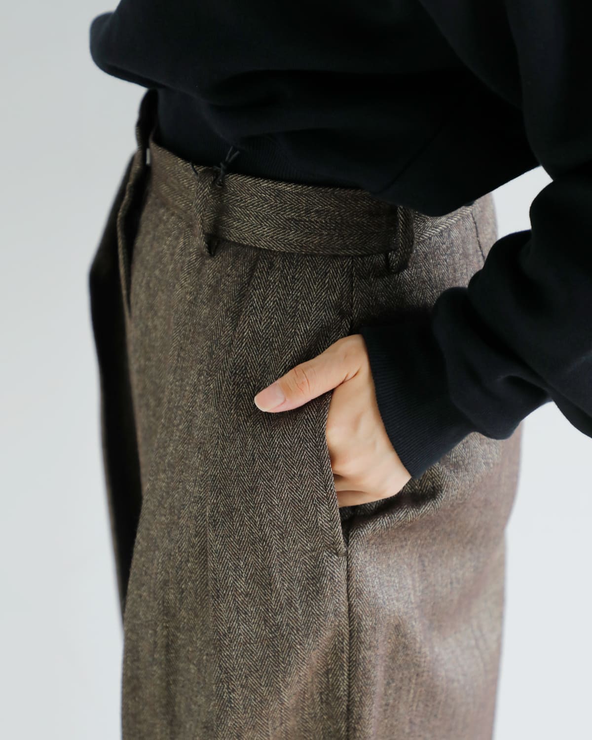 CREDONA(クレドナ)高密度ウールギャバジンツータックスラックスパンツ “THE C ICHIGUN PANTS” 1425520359-0