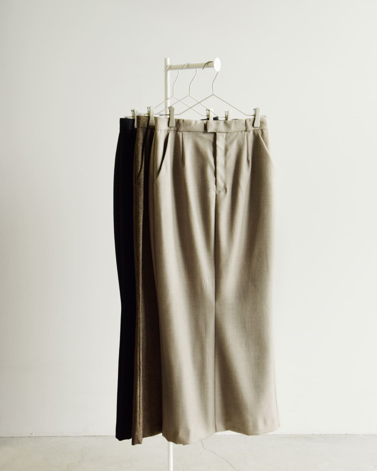 CREDONA(クレドナ)高密度ウールギャバジンペンシルスカート “THE C ICHIGUN SKIRT” 1425521372-0