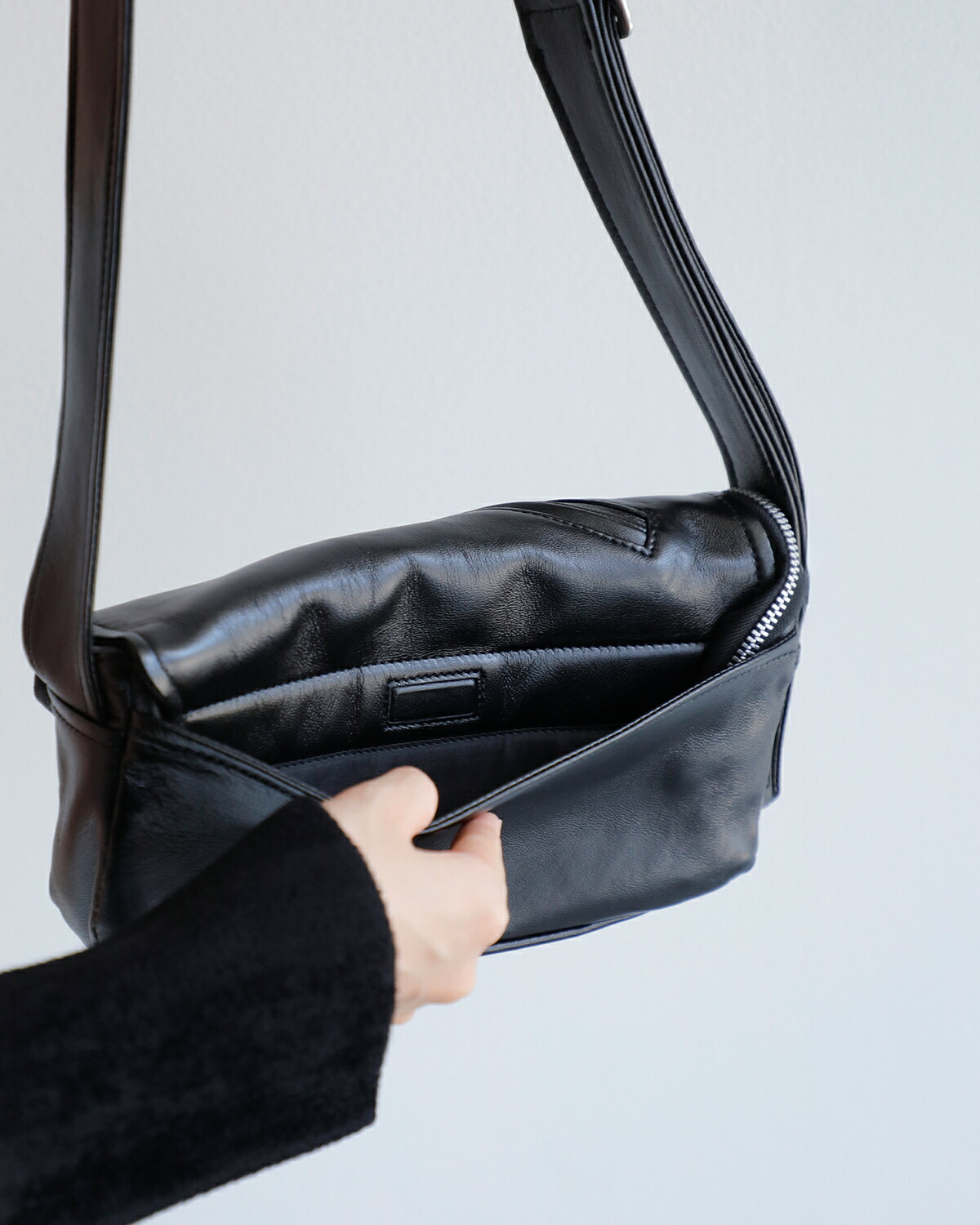 beautiful people(ビューティフルピープル)シープスキンライダースフラップショルダーバッグ “Excerption riders kids flap shoulder bag” 1535611974