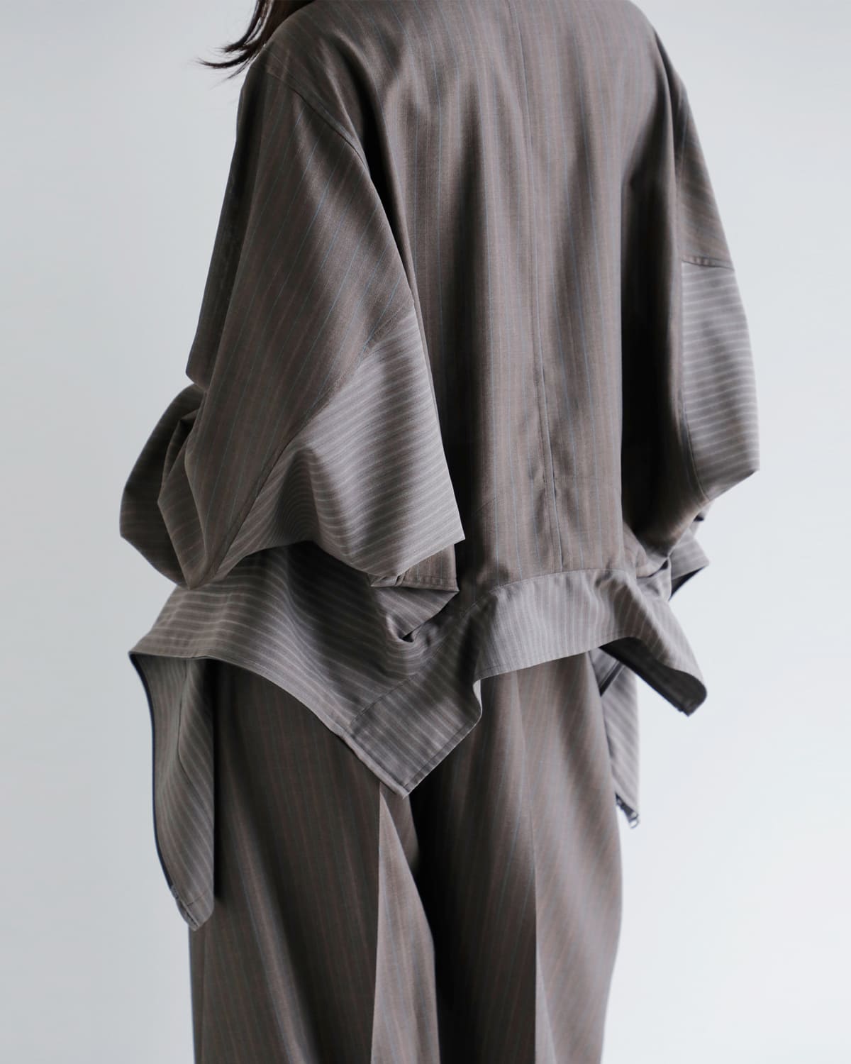 beautiful people(ビューティフルピープル)ウールシルク2wayテーラードジャケット “Double-end sheer stripe suiting jacket” 1545101003