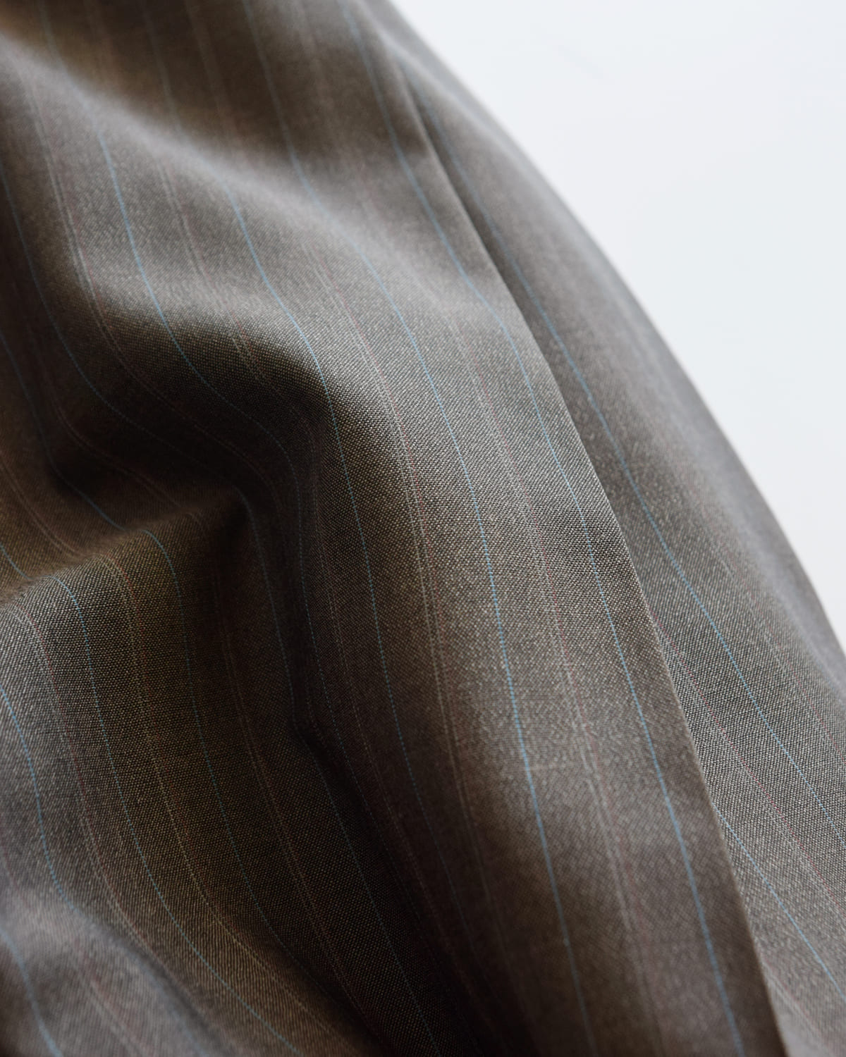 beautiful people(ビューティフルピープル)ウールシルクサイドタックワイドパンツ1545105013 “Sheer stripe suiting side tuck widepants” 1545105013