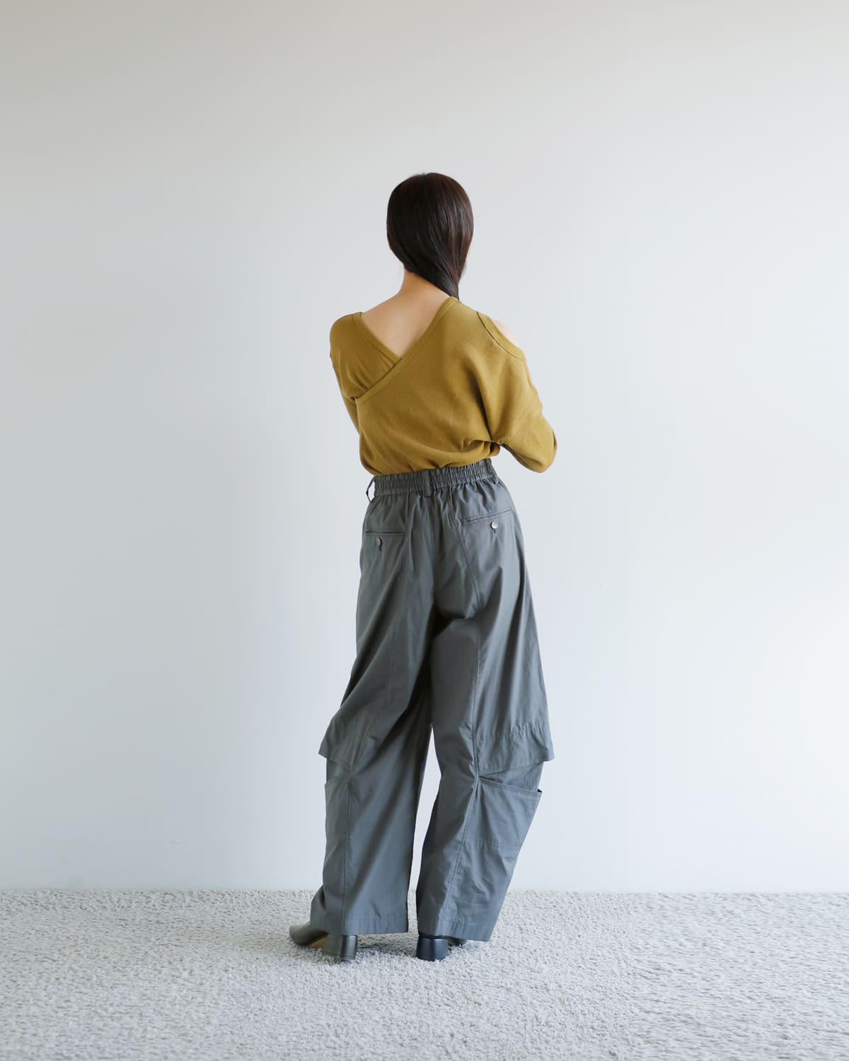 beautiful people(ビューティフルピープル)コットンテーパードイージーワイドパンツ1545105014 “Cotton suiting trompe loeil pants” 1545105014