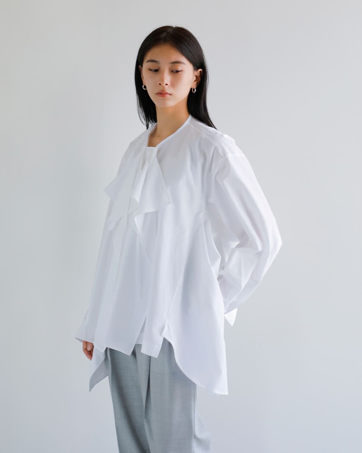 beautiful people(ビューティフルピープル)フィンクスコットン2wayストライプラッフルシャツ “Double-end finx stripe ruffle shirt” 1545106006