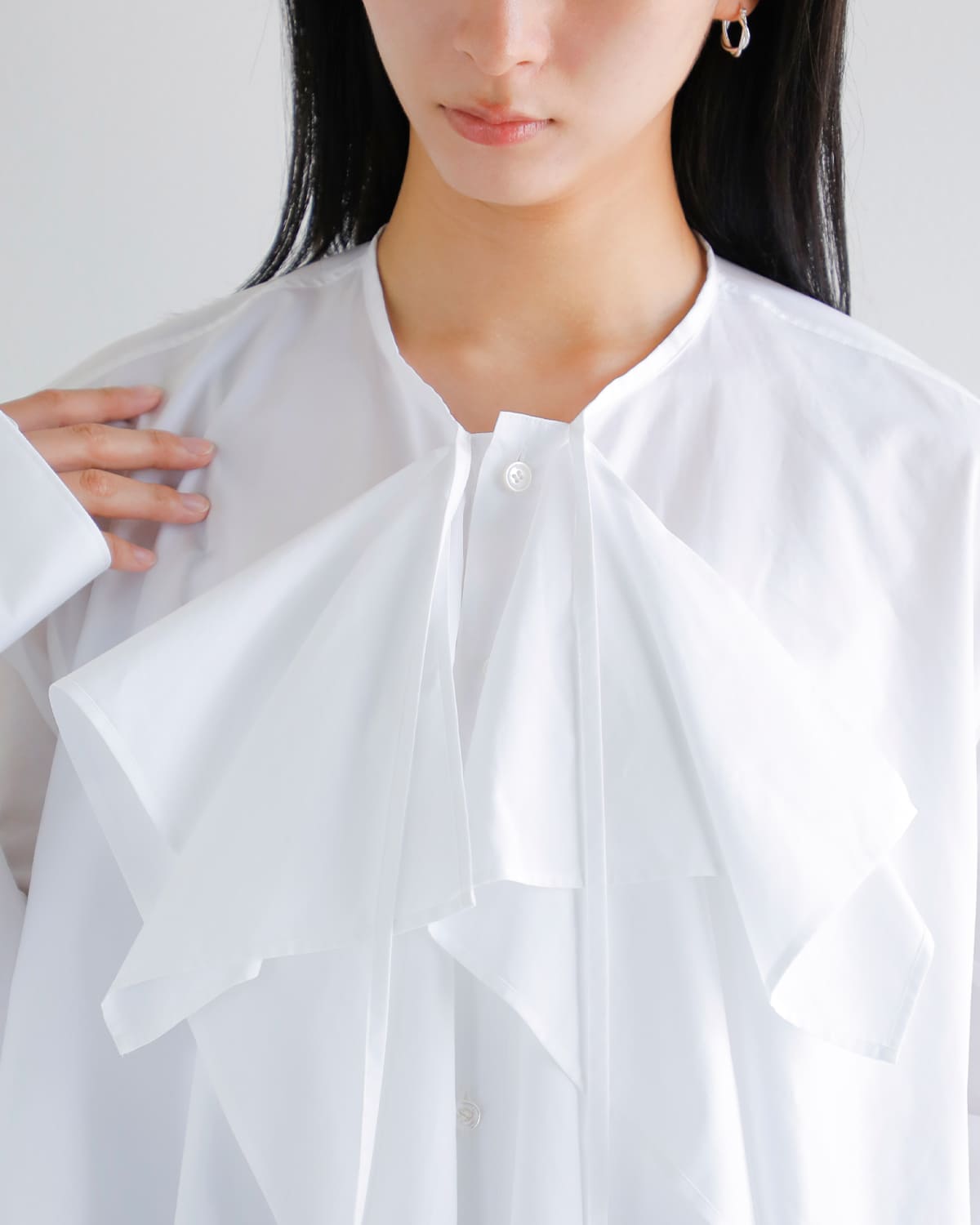 beautiful people(ビューティフルピープル)フィンクスコットン2wayストライプラッフルシャツ “Double-end finx stripe ruffle shirt” 1545106006