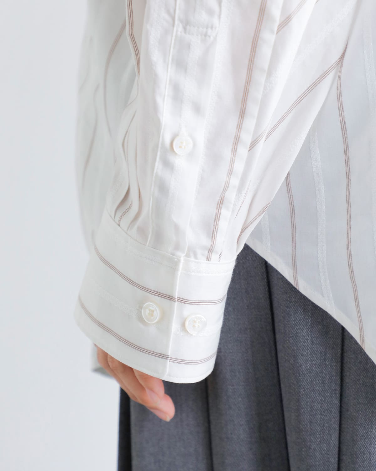 beautiful people(ビューティフルピープル)ダブルフロントコットンシルクストライプシャツ “Double-front cotton silk JQstripe shirt” 1545106009