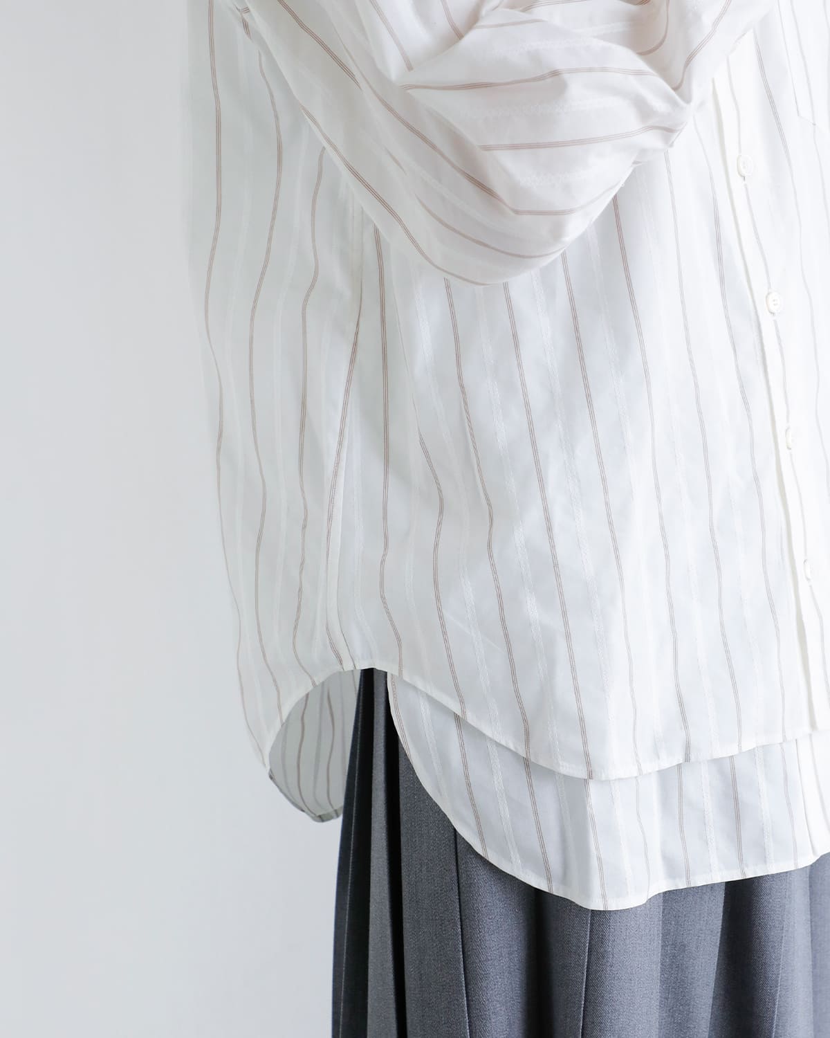 beautiful people(ビューティフルピープル)ダブルフロントコットンシルクストライプシャツ “Double-front cotton silk JQstripe shirt” 1545106009