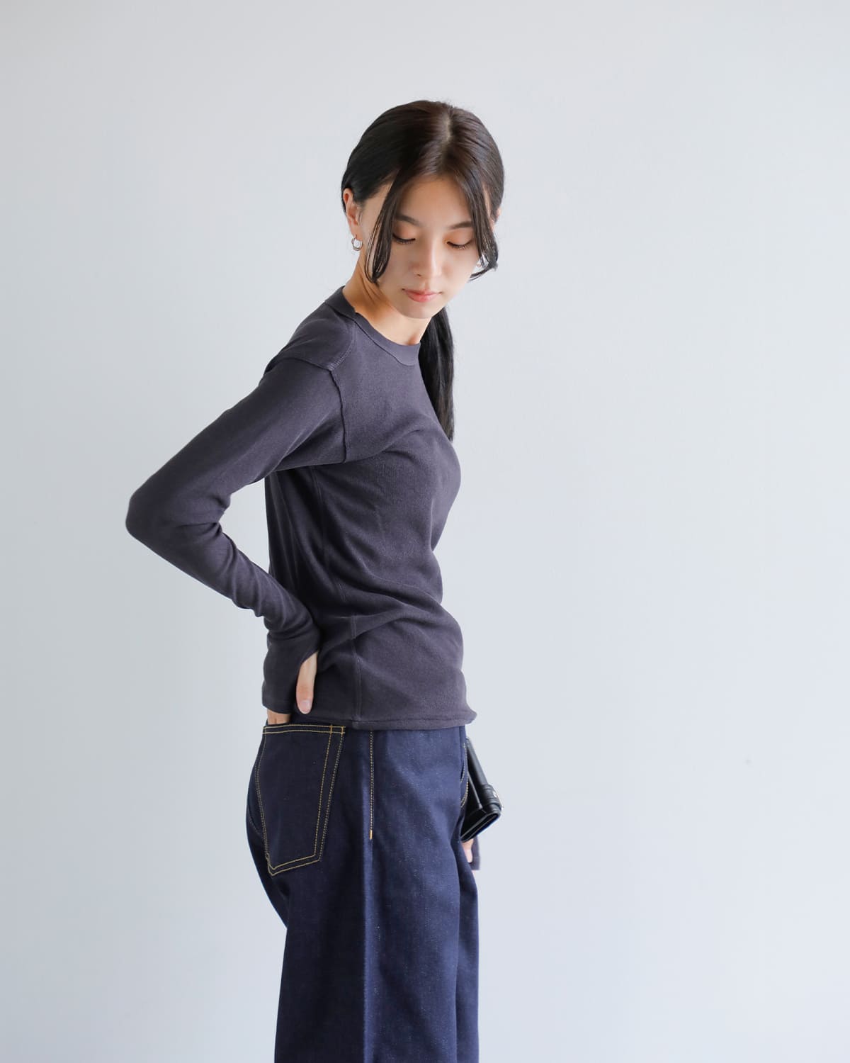 beautiful people(ビューティフルピープル)スビンコットンダブルネック2wayプルオーバー “Double-neck suvin hightwist jersey top” 1545310007