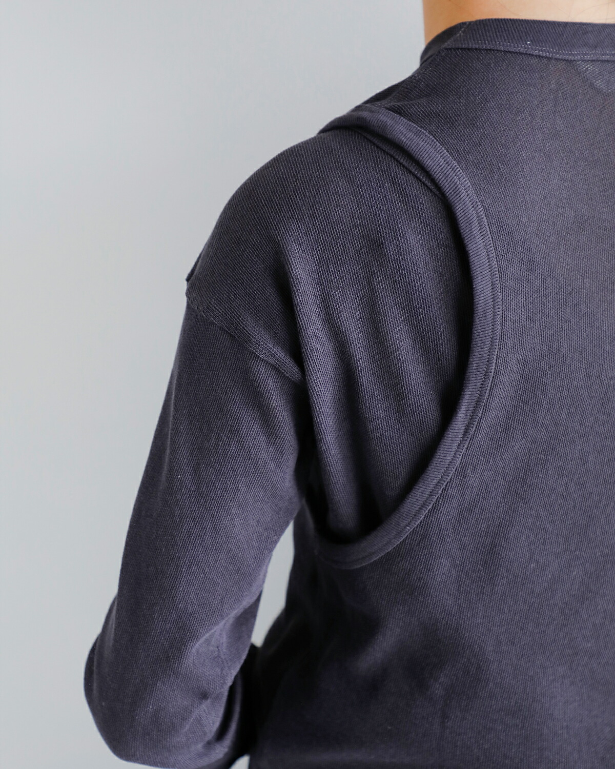 beautiful people(ビューティフルピープル)スビンコットンダブルネック2wayプルオーバー “Double-neck suvin hightwist jersey top” 1545310007