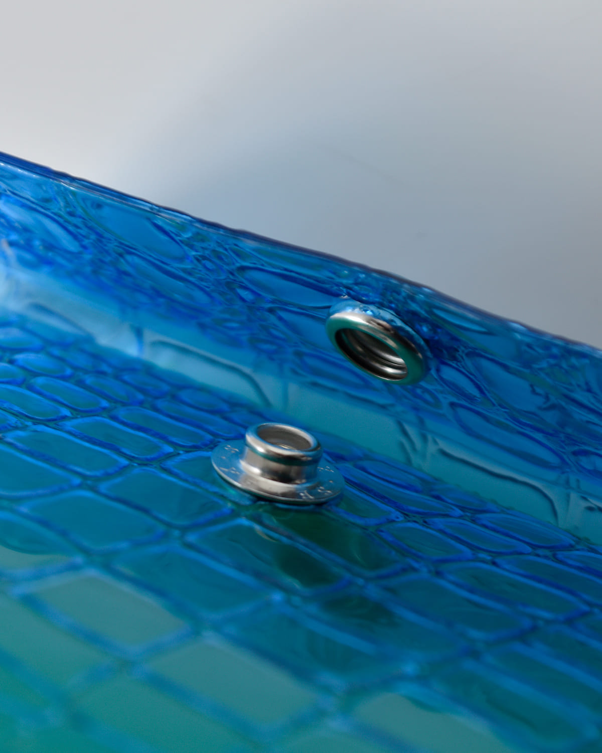 beautiful people(ビューティフルピープル)PVCスケルトンエンボス3つ折りウォレット “nothing to hide vinyl card wallet” 1626512001