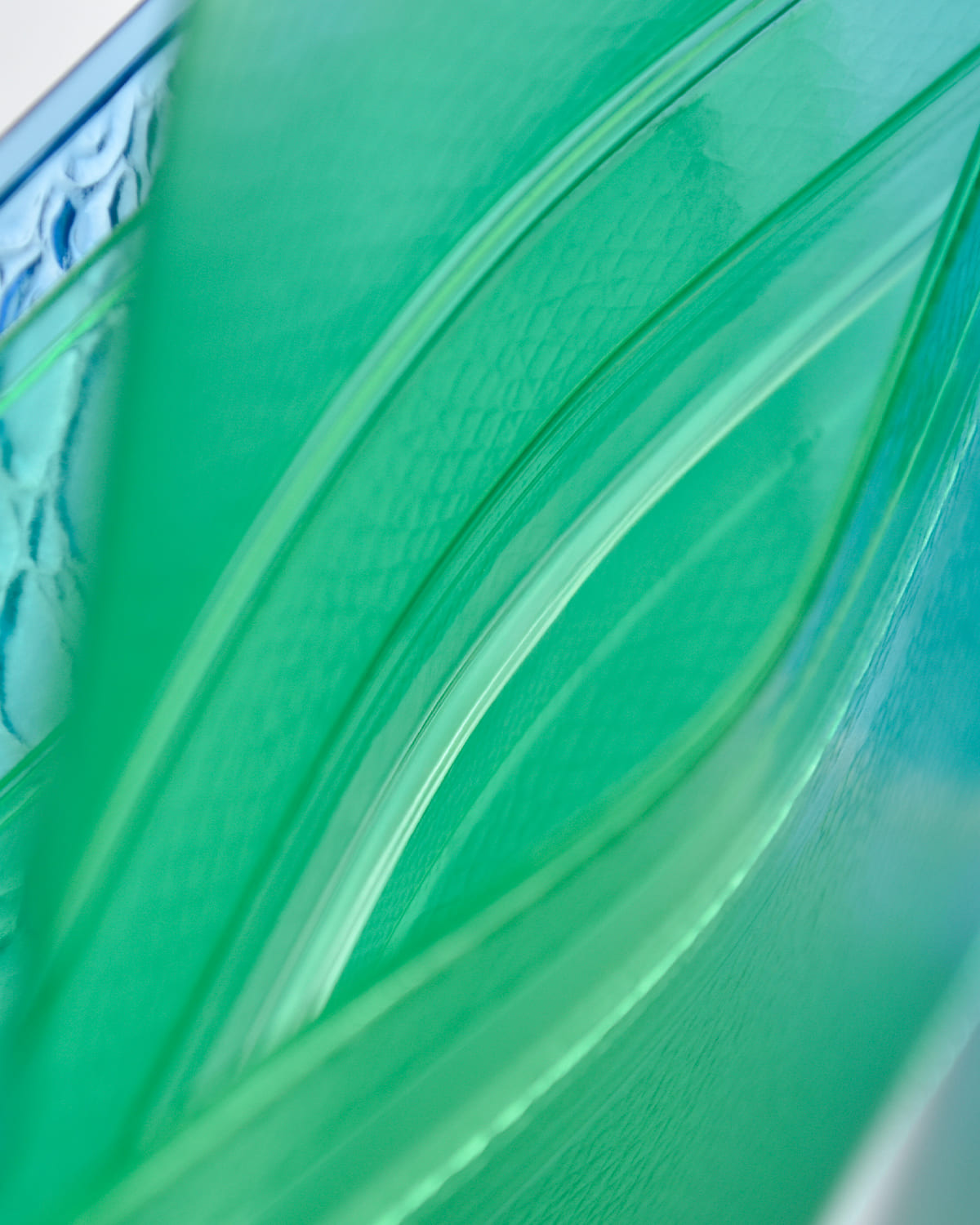 beautiful people(ビューティフルピープル)PVCスケルトンエンボス3つ折りウォレット “nothing to hide vinyl card wallet” 1626512001