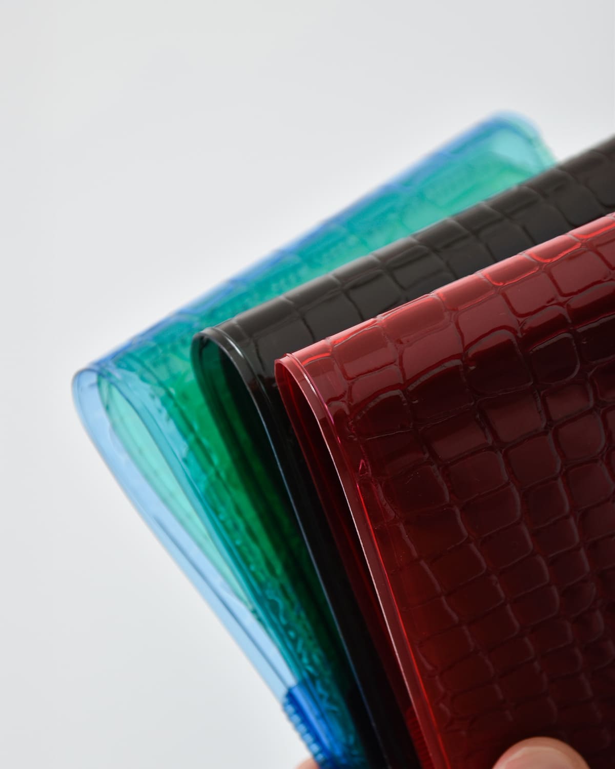 beautiful people(ビューティフルピープル)PVCスケルトンエンボス3つ折りウォレット “nothing to hide vinyl card wallet” 1626512001