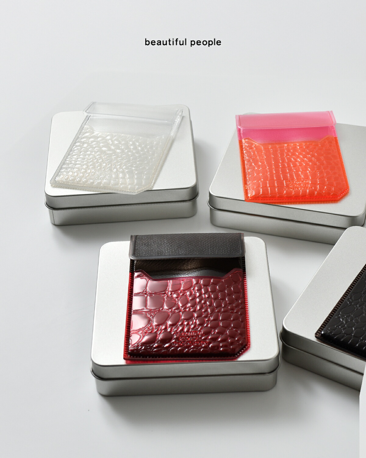 beautiful people(ビューティフルピープル)PVC スケルトン エンボス コインケース “nothing to hide vinyl coin case1626512002