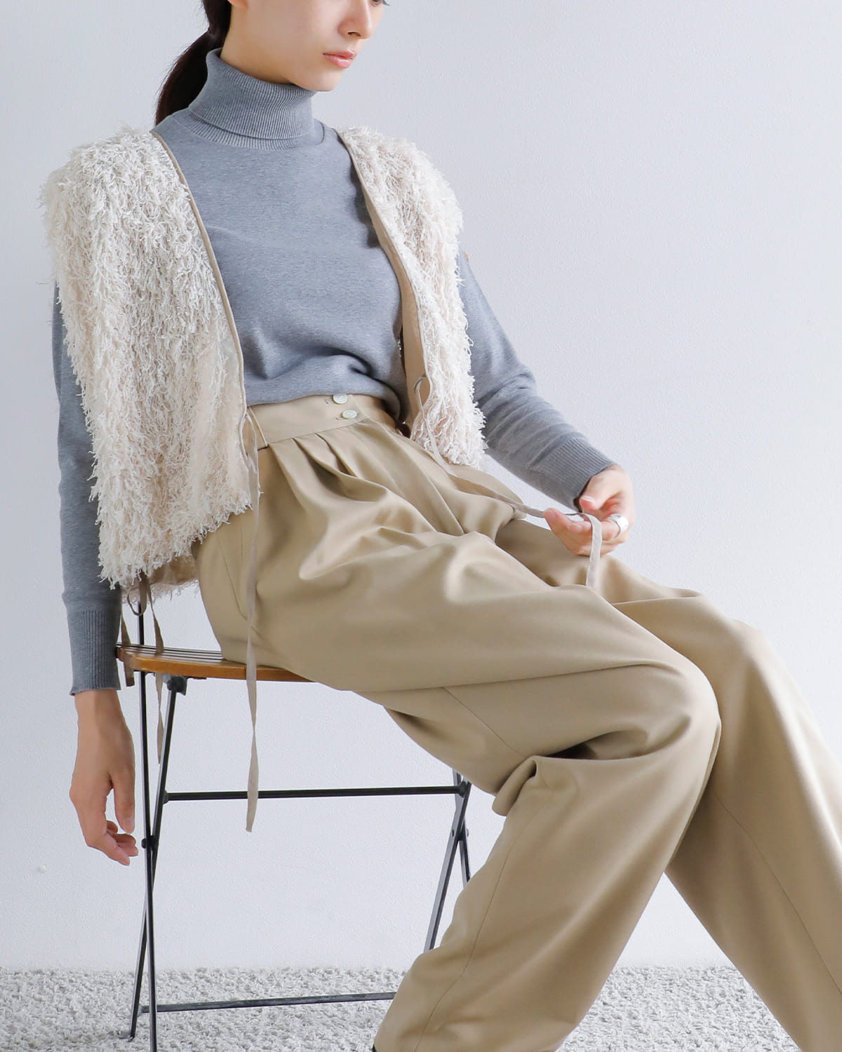 未使用【CHIGNON/シニヨン】ツイードフリンジジレ 楽天市場】【50％OFF】CHIGNON（シニヨン） ホルターネック