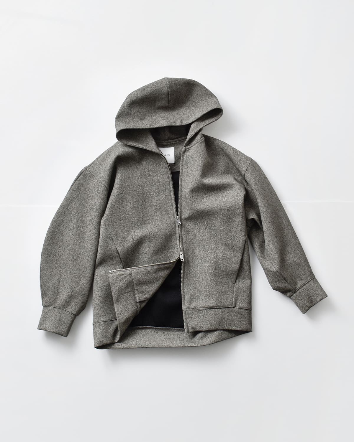 CLANE(クラネ)コンストラクティブボンディングフーディーブルゾン 19104-0502