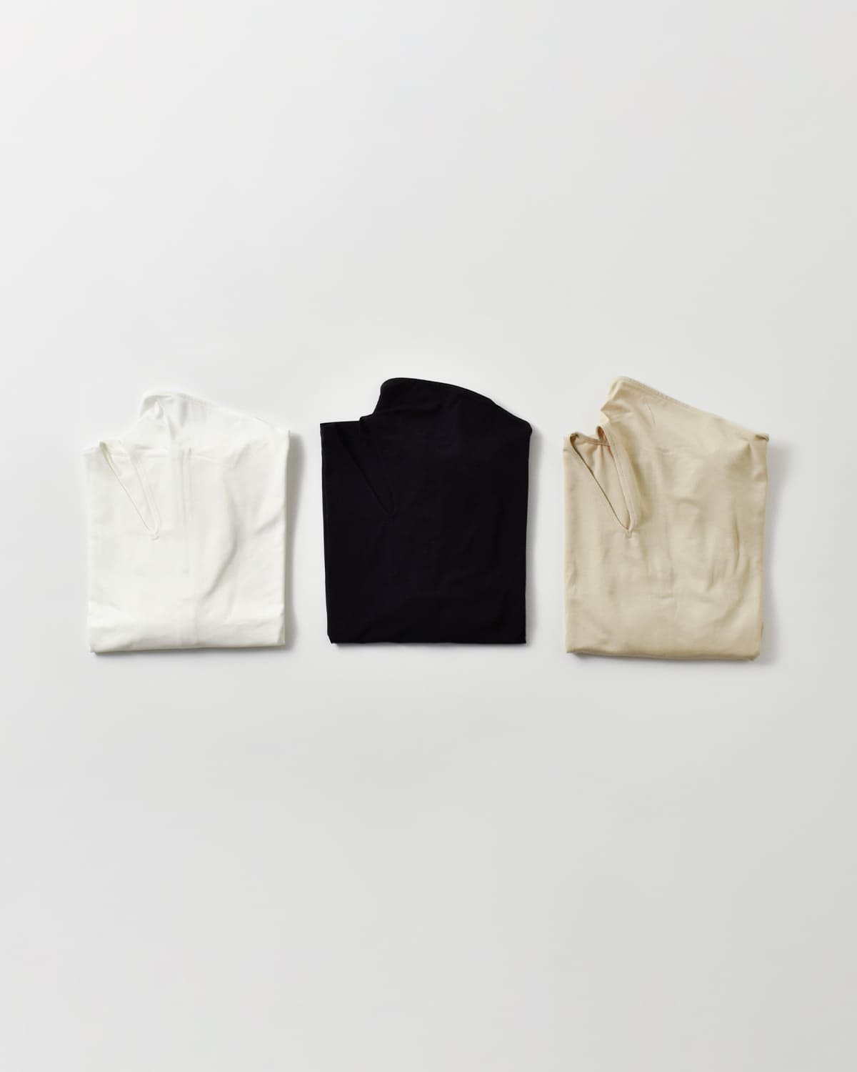 CLANE(クラネ)スラッシュネックハーフスリーブトップス 19105-1042