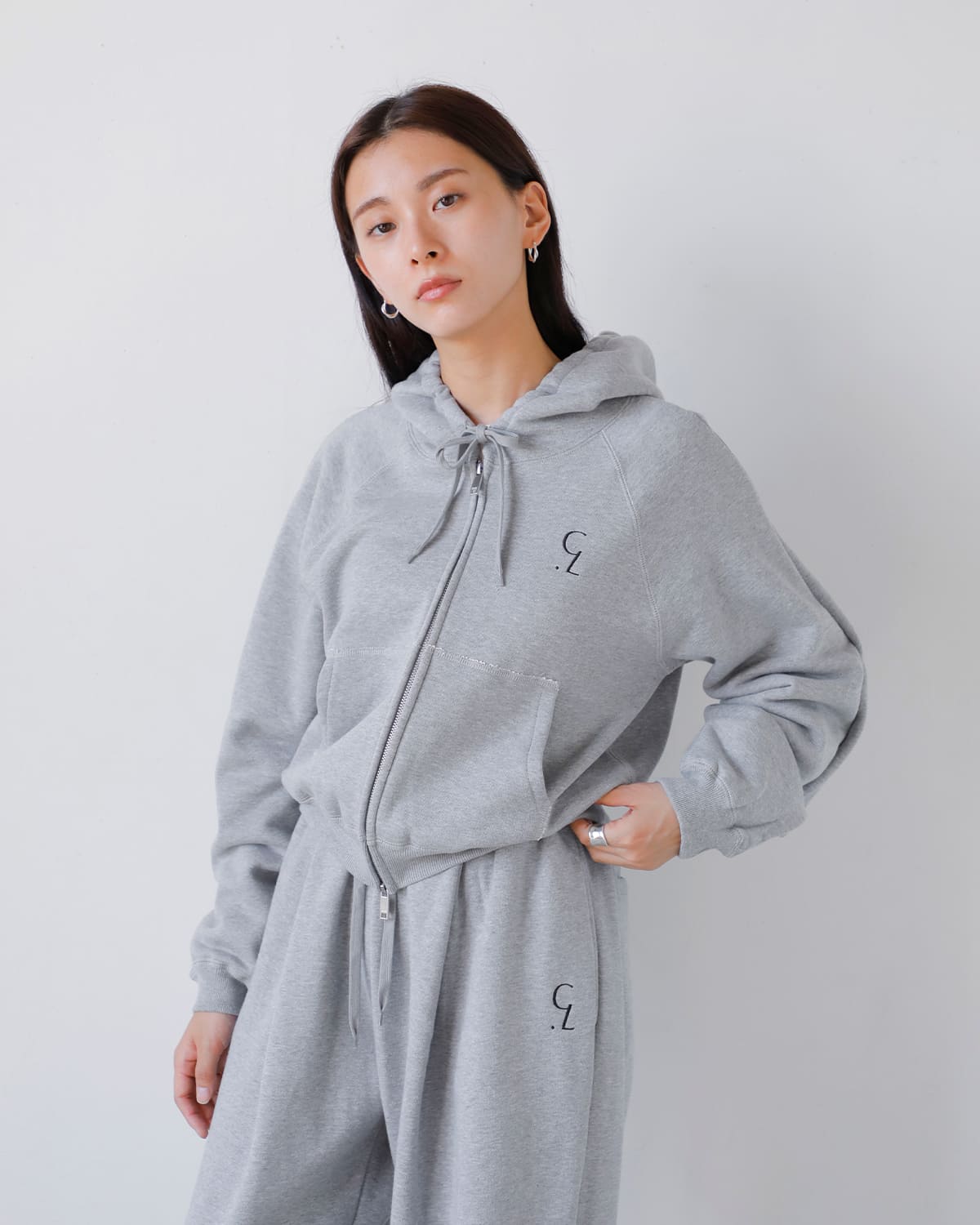 CLANE(クラネ)ロゴコンパクトジップアップフーディー 19105-1172