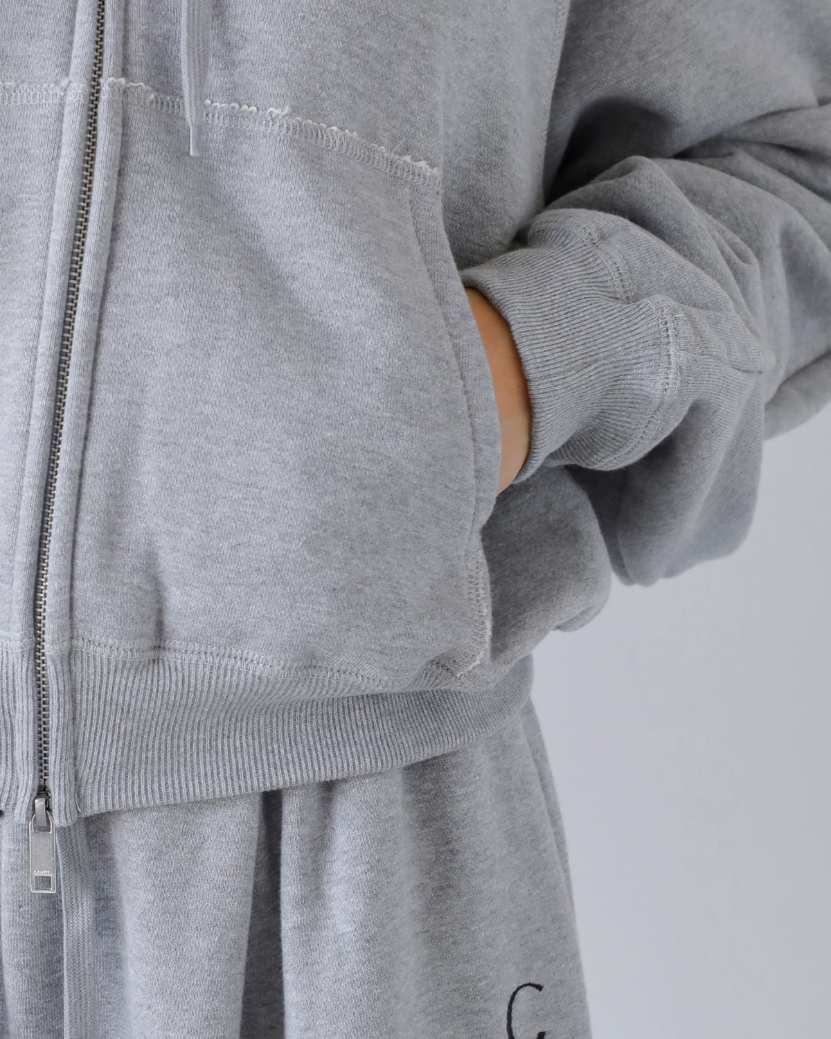 CLANE(クラネ)ロゴコンパクトジップアップフーディー 19105-1172