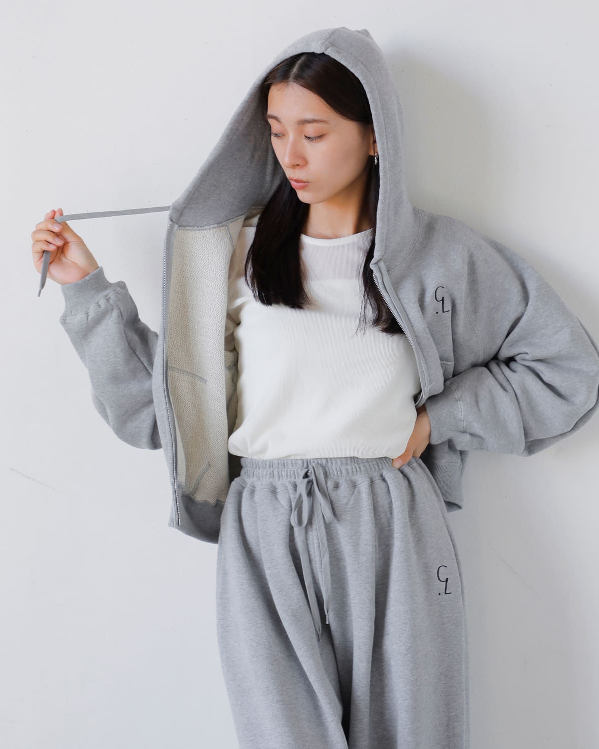 CLANE(クラネ)ロゴコンパクトジップアップフーディー 19105-1172