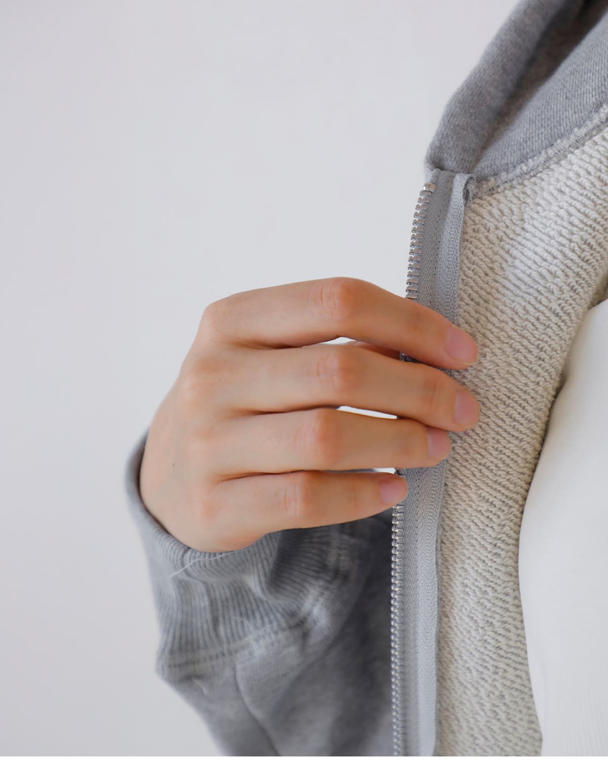 CLANE(クラネ)ロゴコンパクトジップアップフーディー 19105-1172