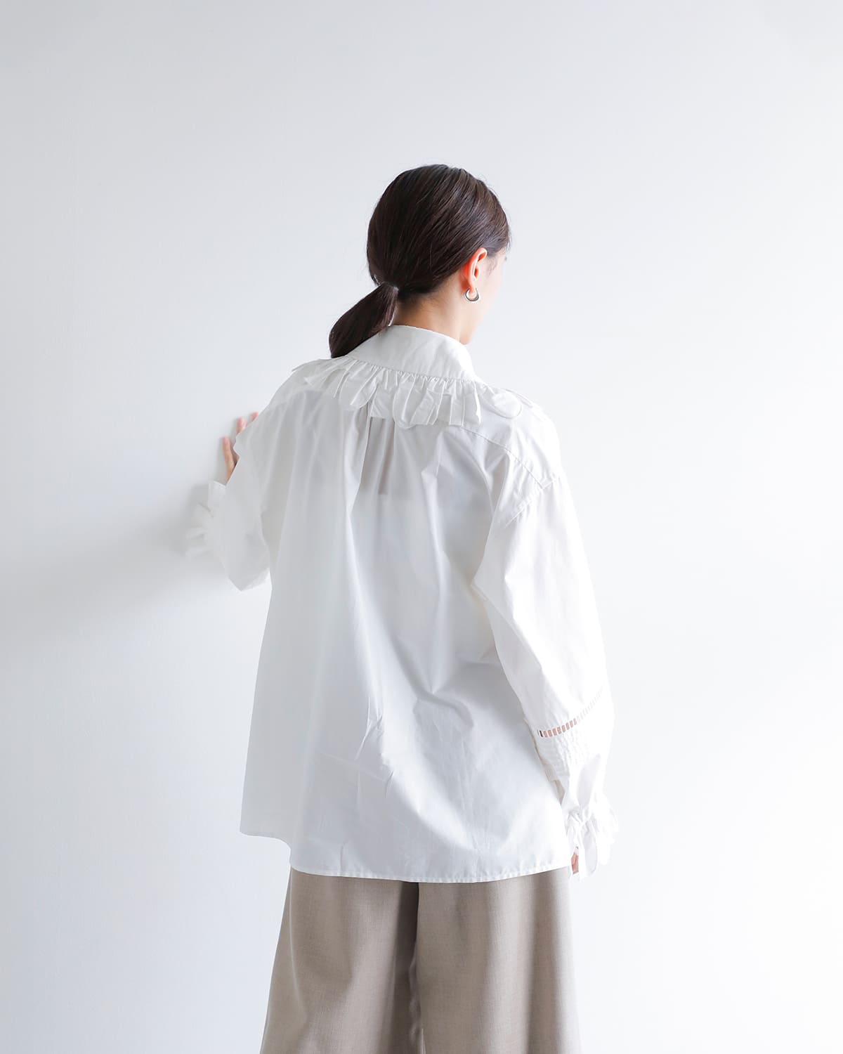 JUN MIKAMI(ジュンミカミ)コットンラッフルシャツ 25aw-5-j