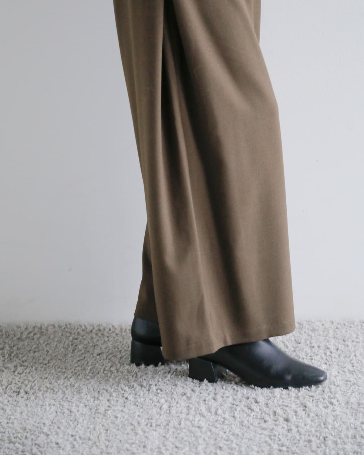 CHIGNON(シニヨン)サイドタックワイドパンツ 3655-237mk