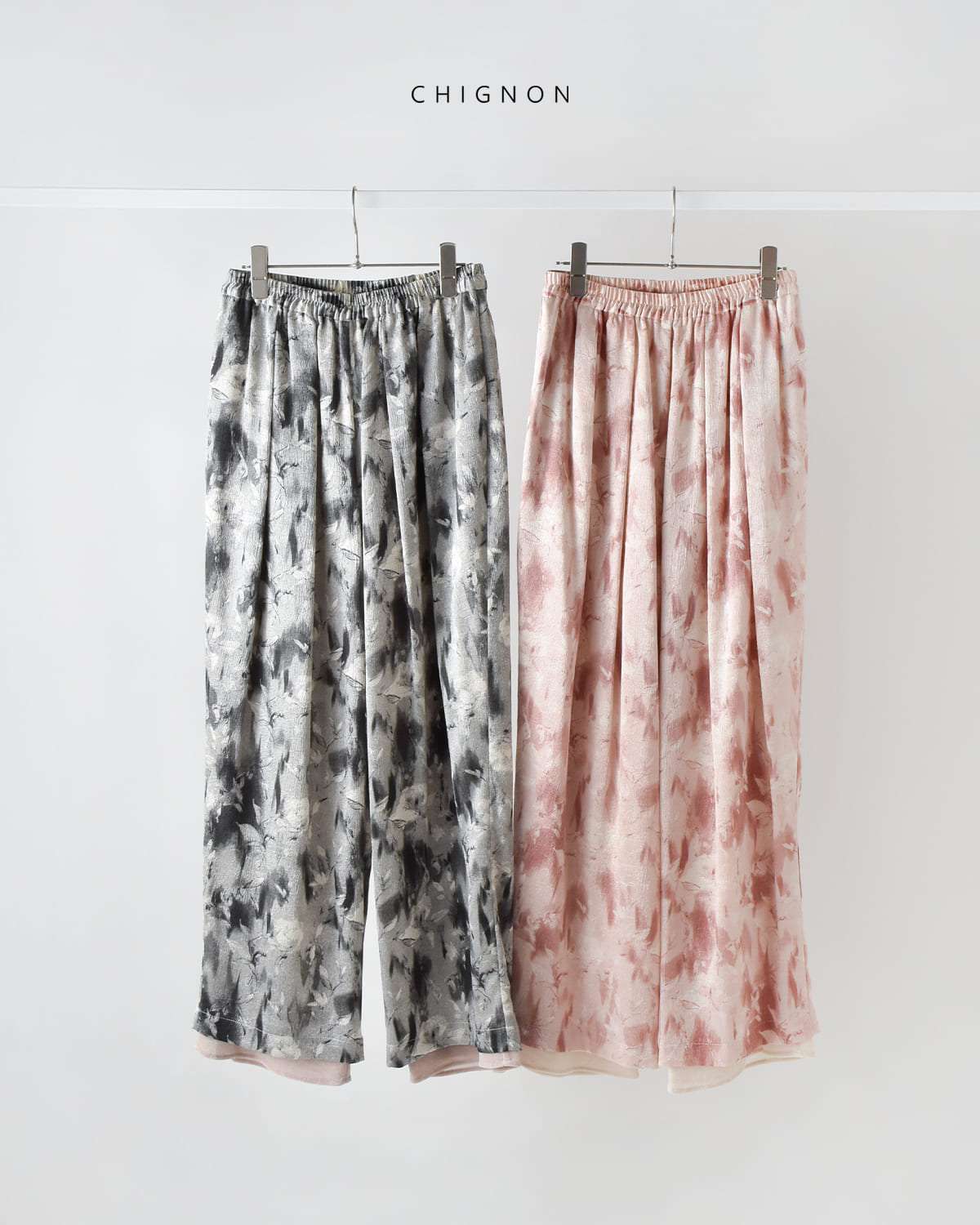 CHIGNON(シニヨン)ワッシャー サテン プリント パンツ3755-253mk