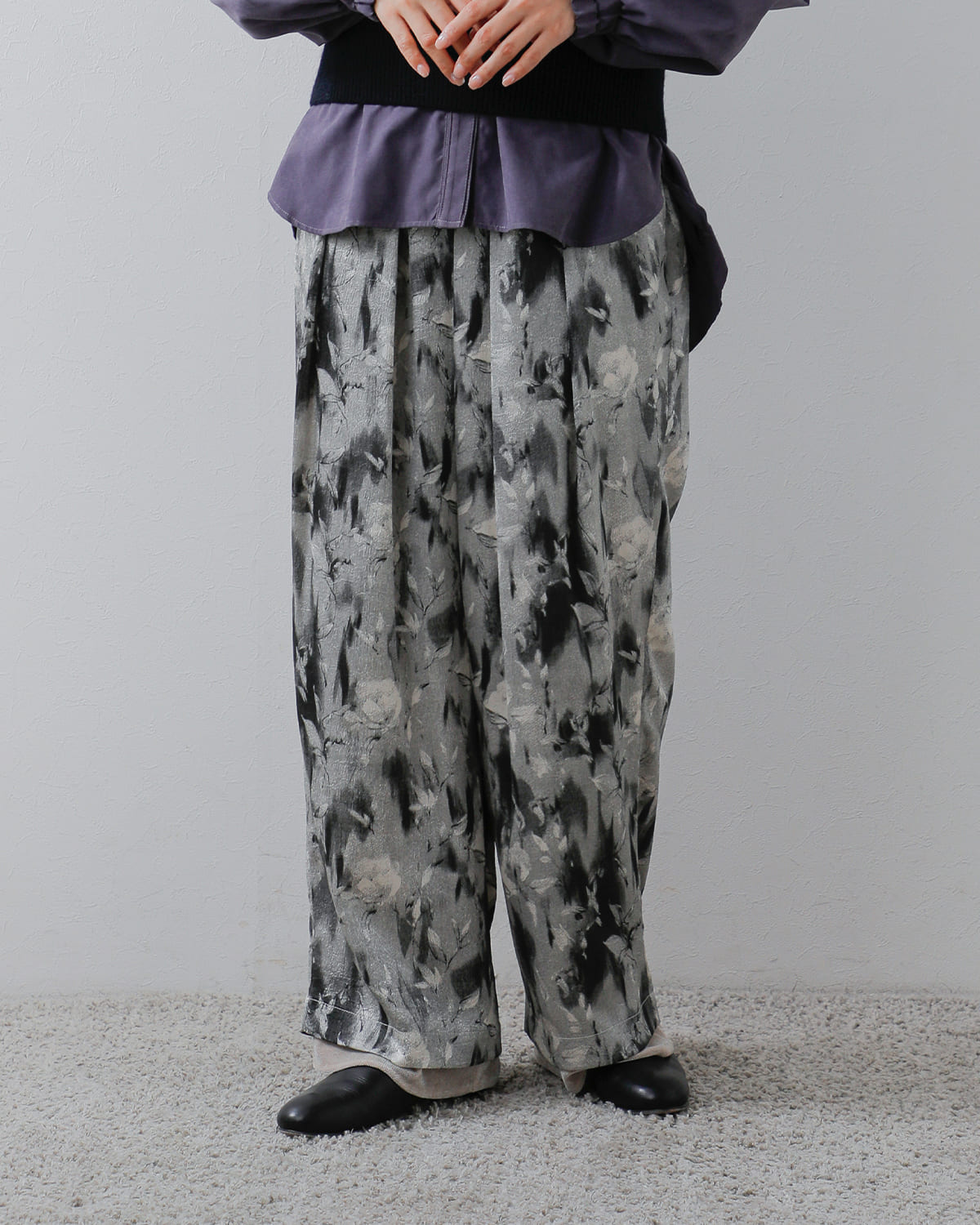 CHIGNON(シニヨン)ワッシャーサテンプリントパンツ 3755-253mk