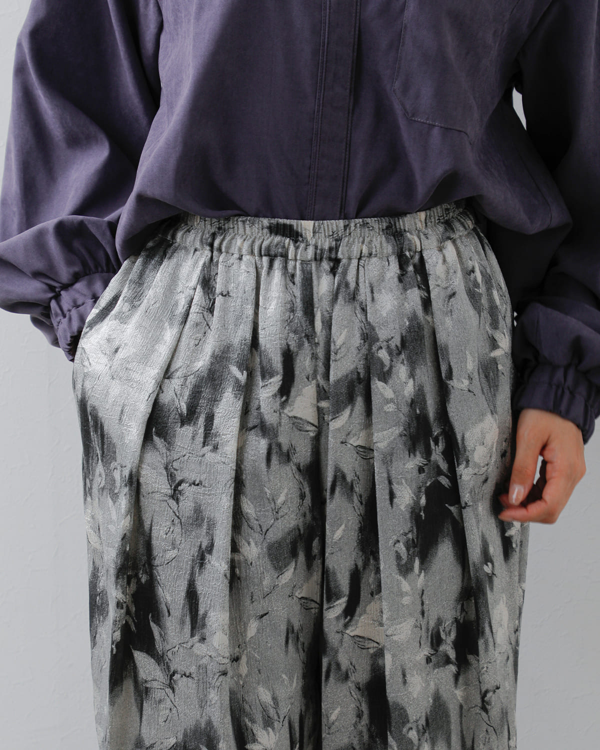 CHIGNON(シニヨン)ワッシャーサテンプリントパンツ 3755-253mk