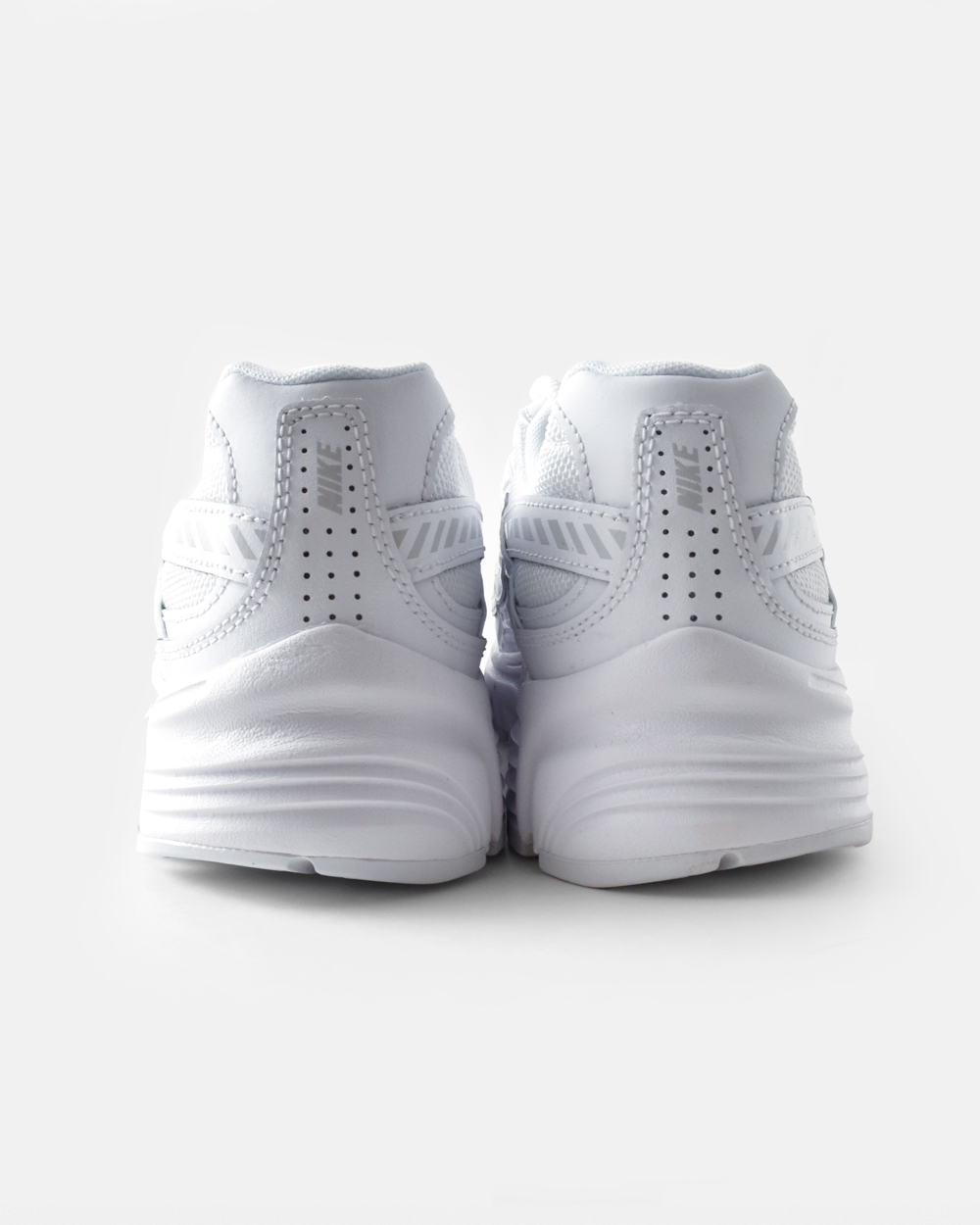 NIKEウィメンズ イニシエーター スニーカー 394053