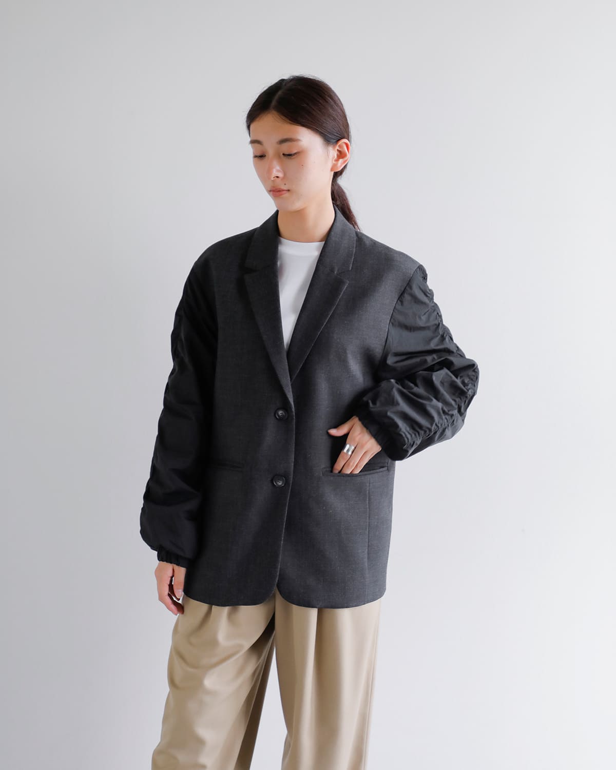 chignon シニヨン　アウター　ブルゾン　ブラック 楽天市場】【30％OFF】CHIGNON（シニヨン） ノーカラー