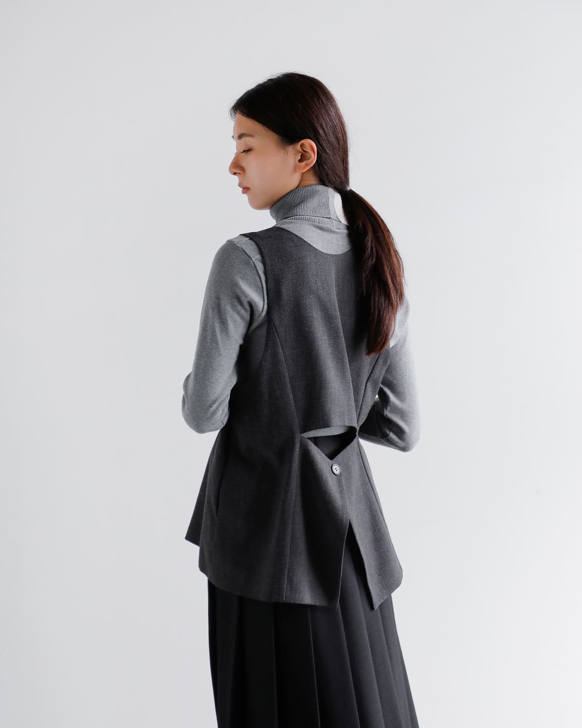 CHIGNON シニヨン　レースベスト 50％OFF】CHIGNON（シニヨン） ホルターネックベスト｜ROCOCO